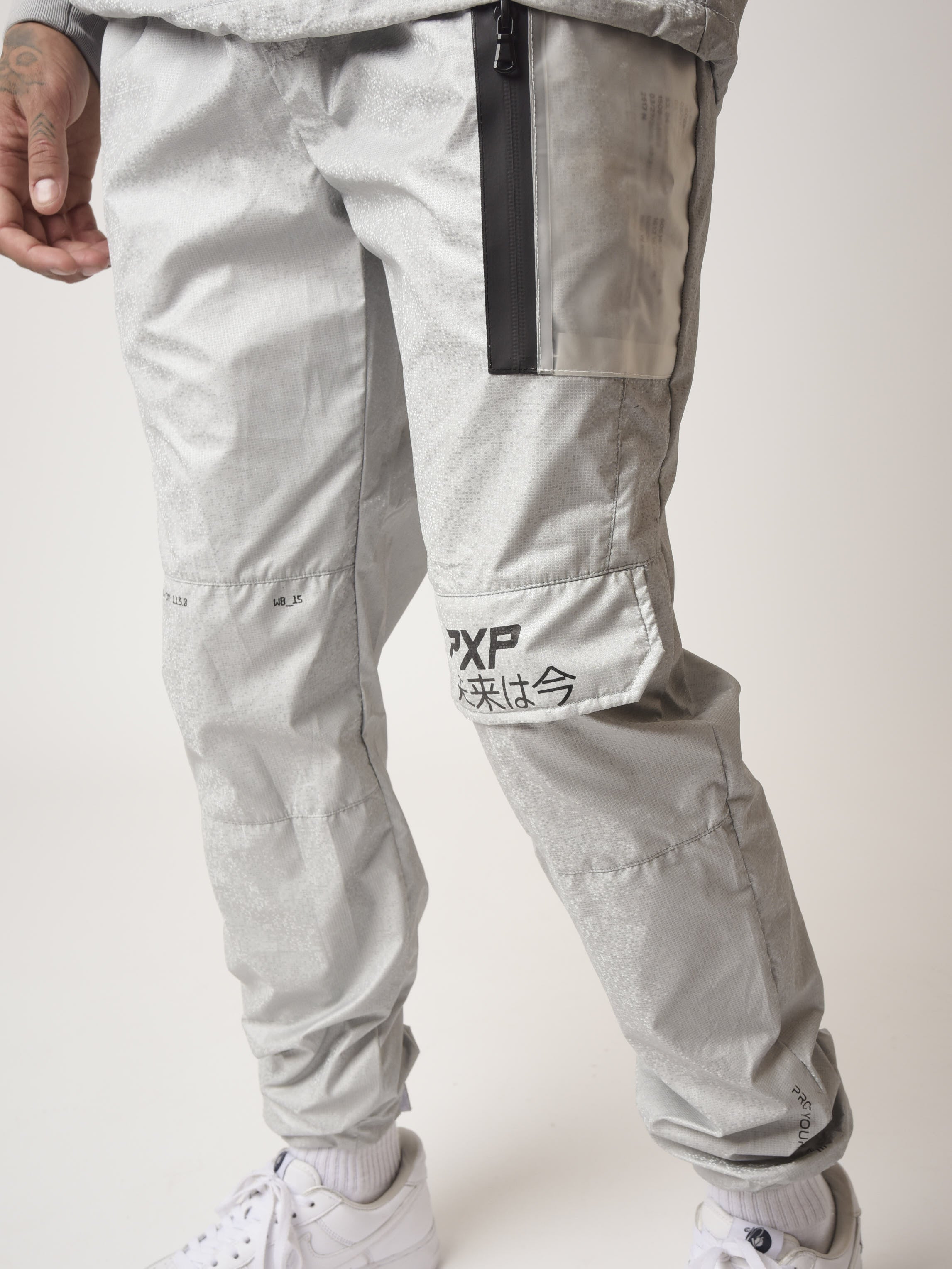 Jogginghose mit japanisch inspiriertem Logo-Schriftzug-5