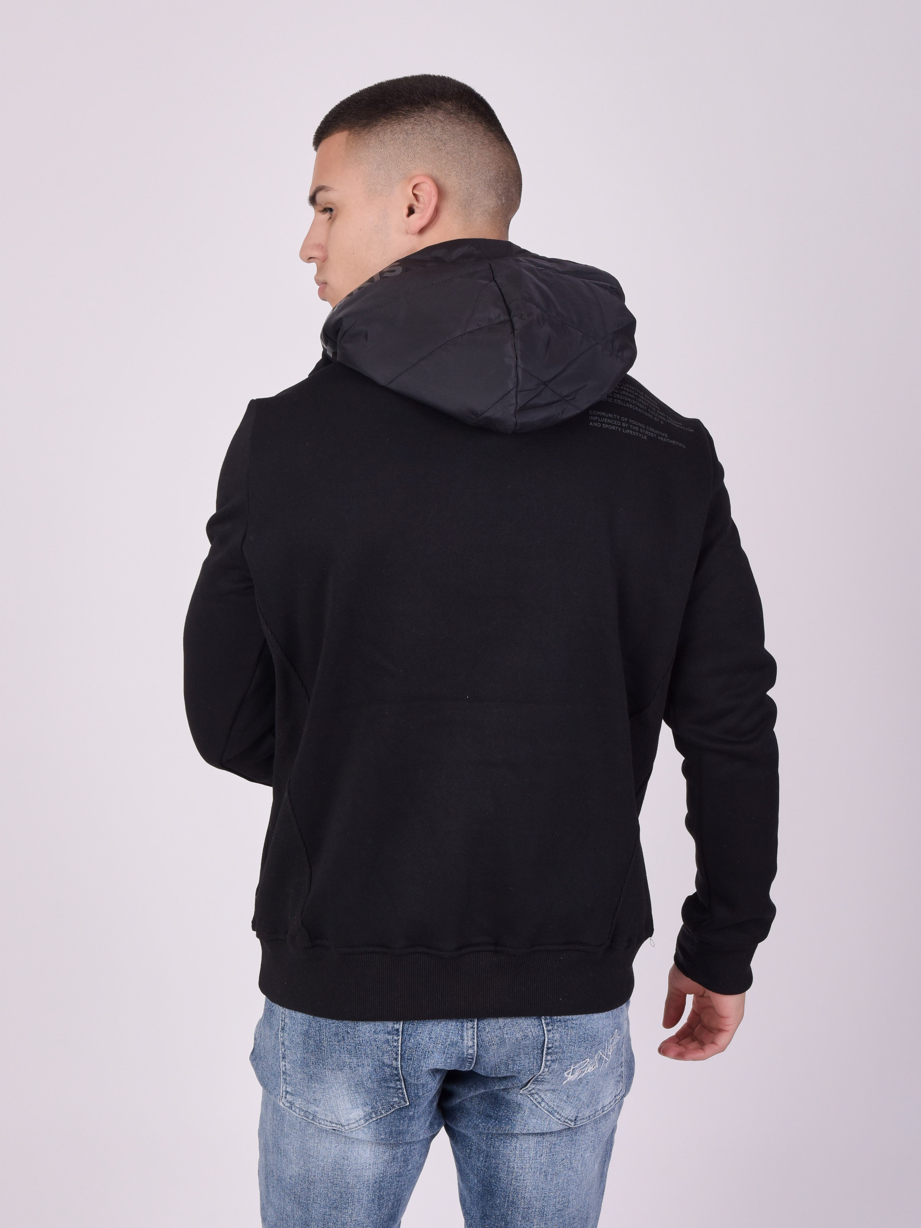 Quilted hoodie with kangaroo pocket-5