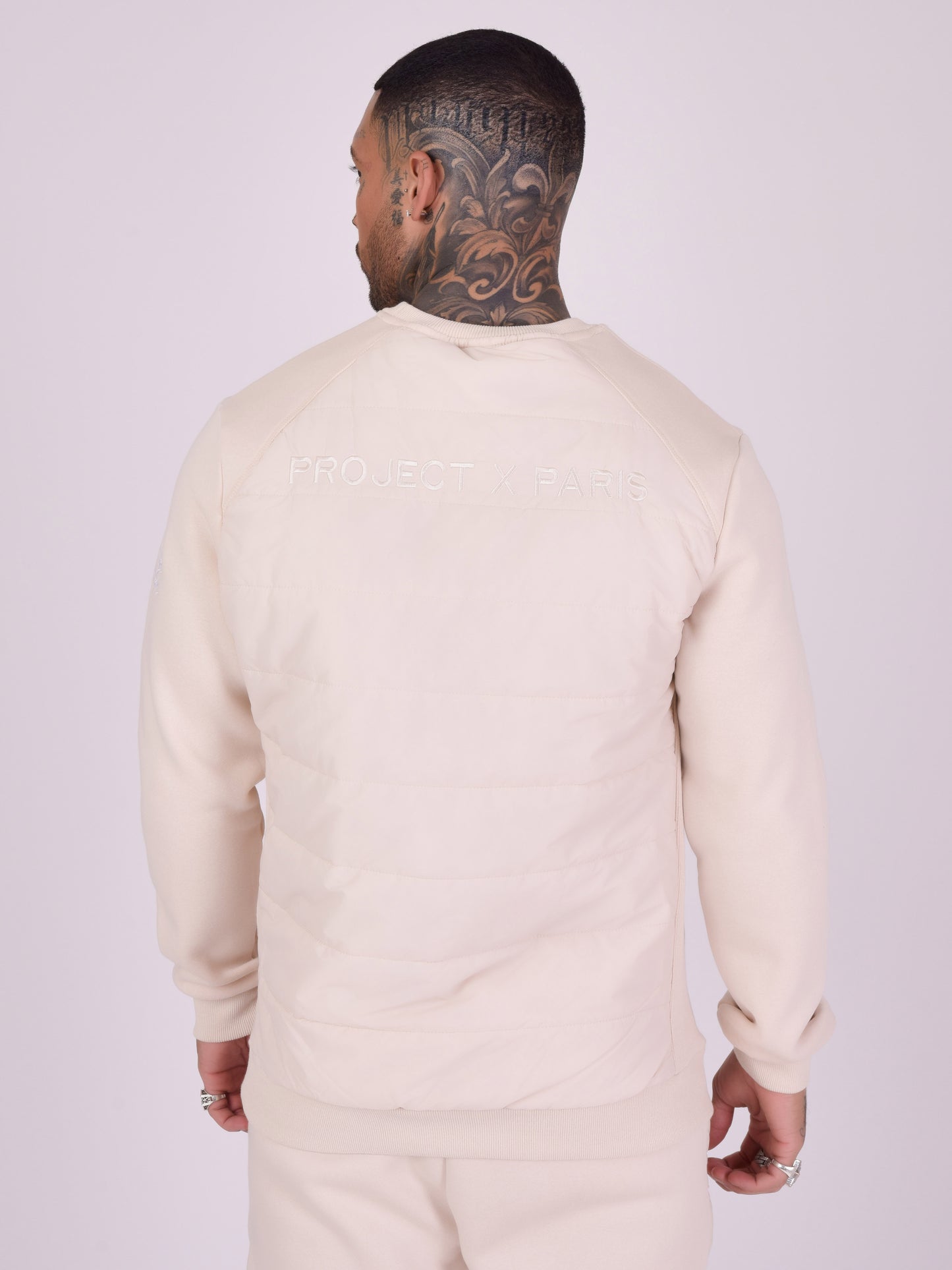 2120233-ivoire-modelshot
