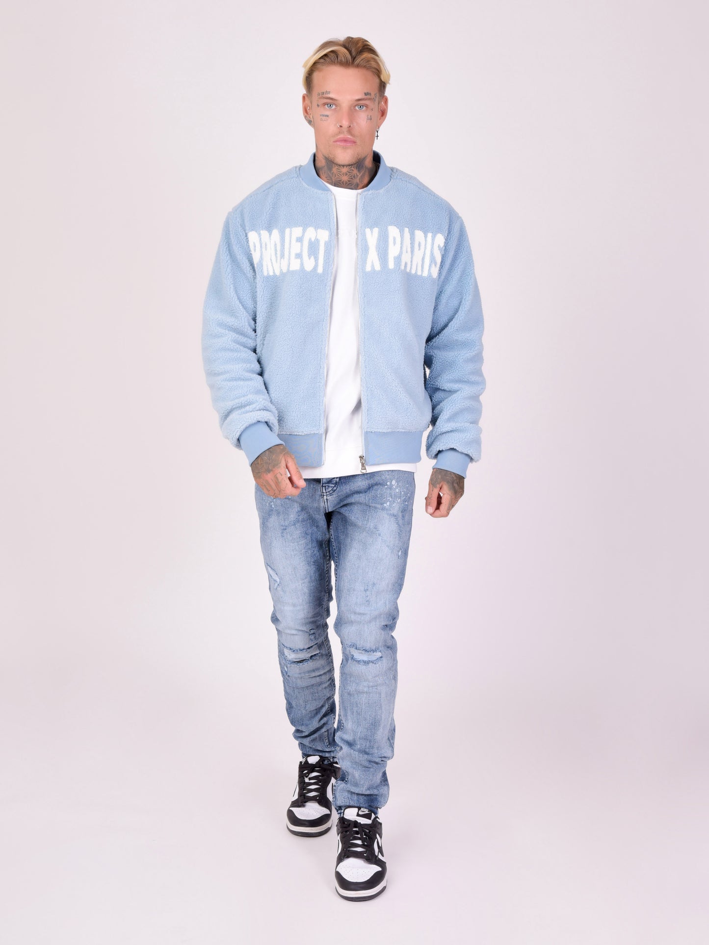 2130136-bleu-ciel-modelshot
