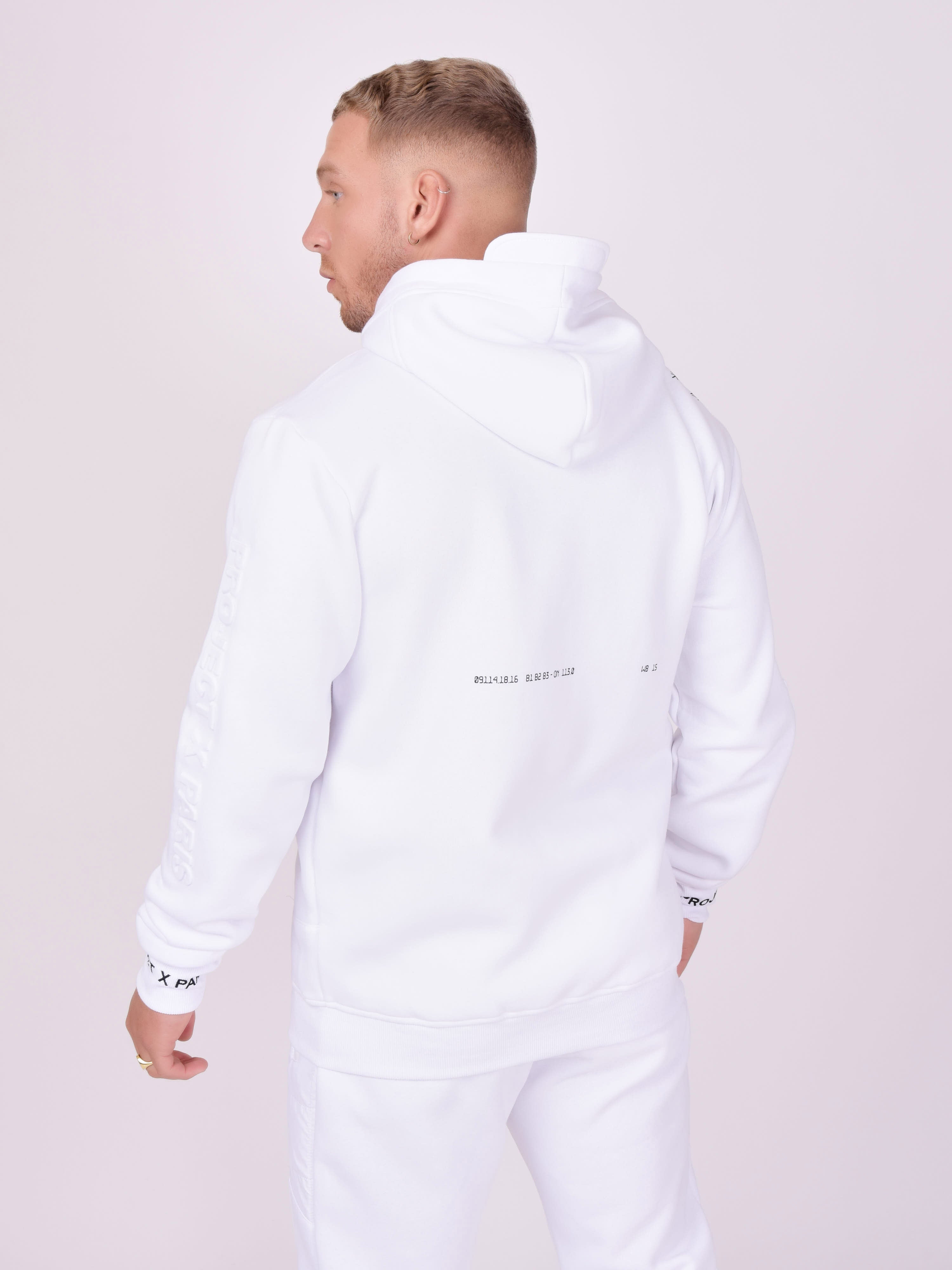 2130140-blanc-modelshot