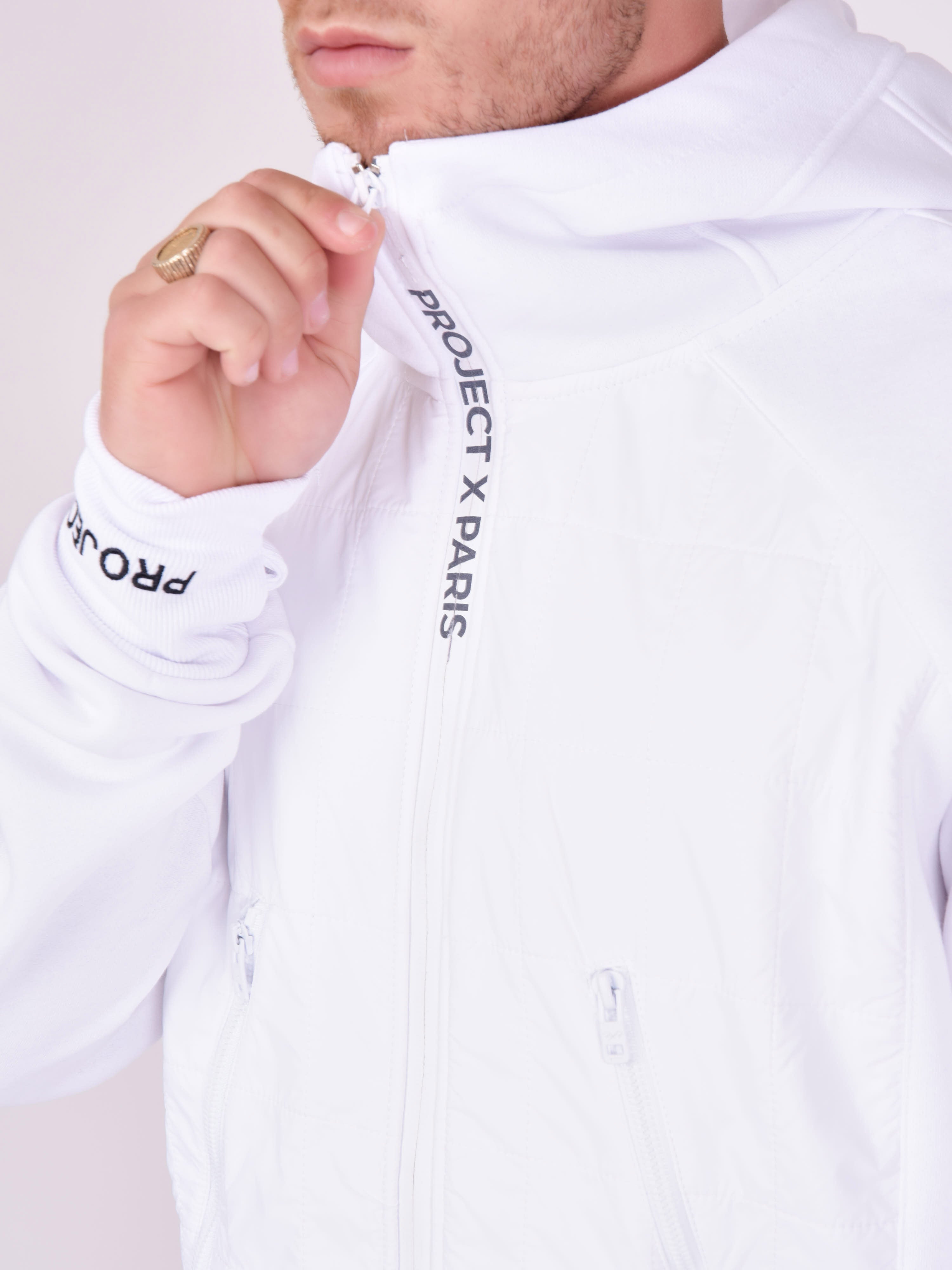 2130140-blanc-modelshot