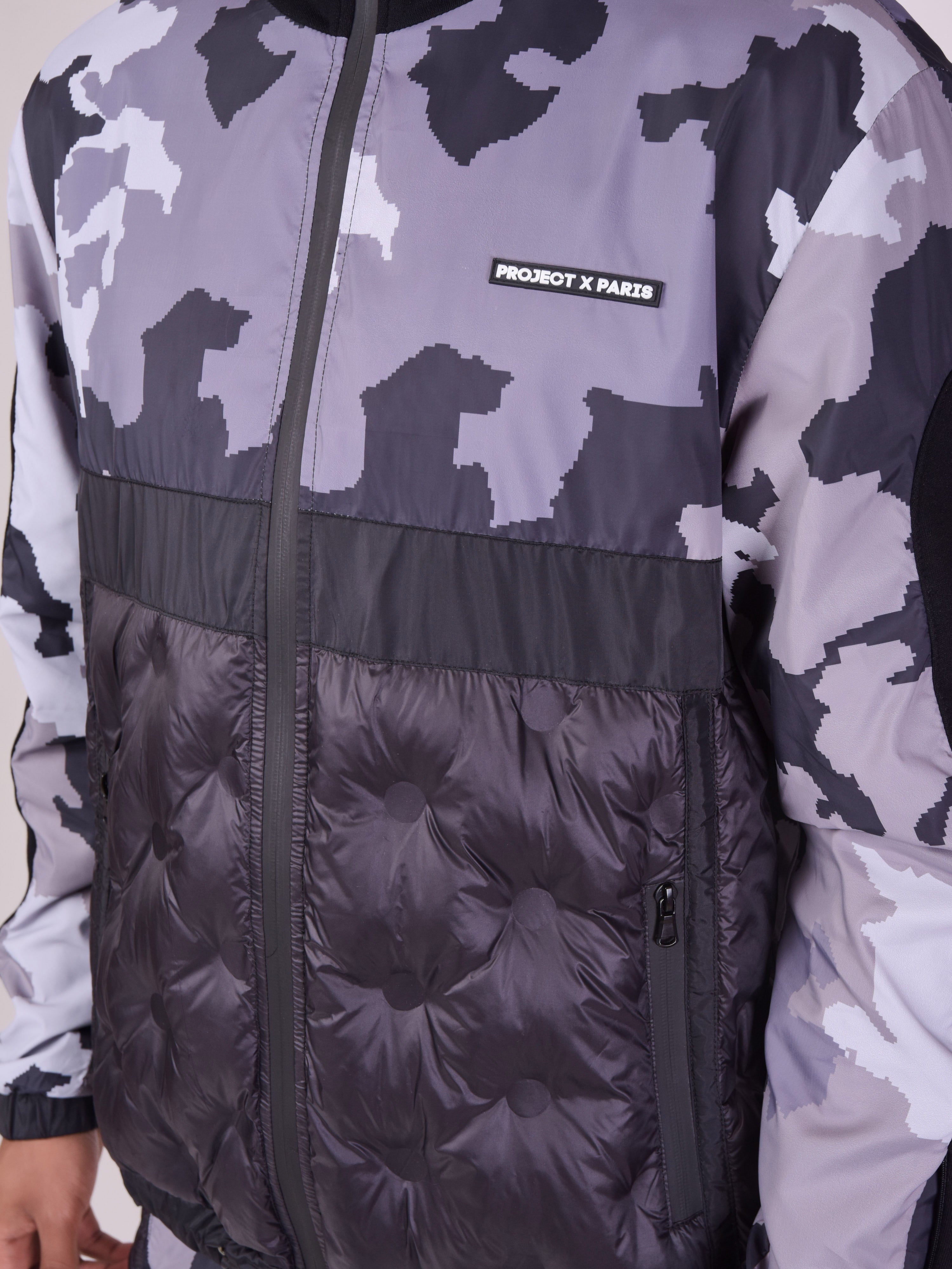 Jas met camouflageprint en ronde quilting-4