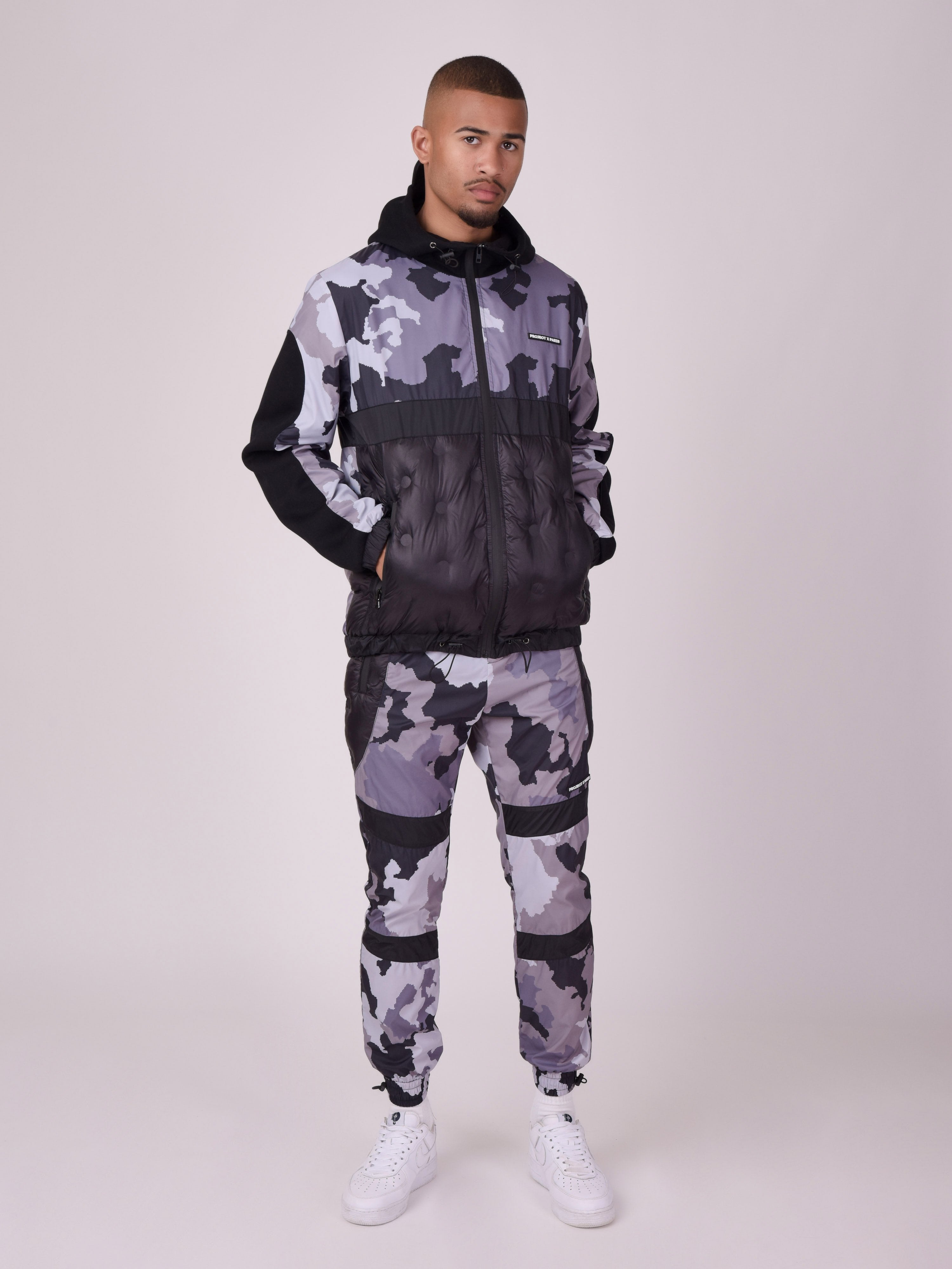 Jas met camouflageprint en ronde quilting-2