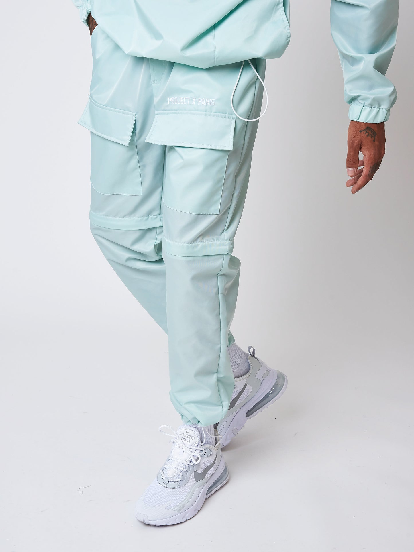 2140117-cyan