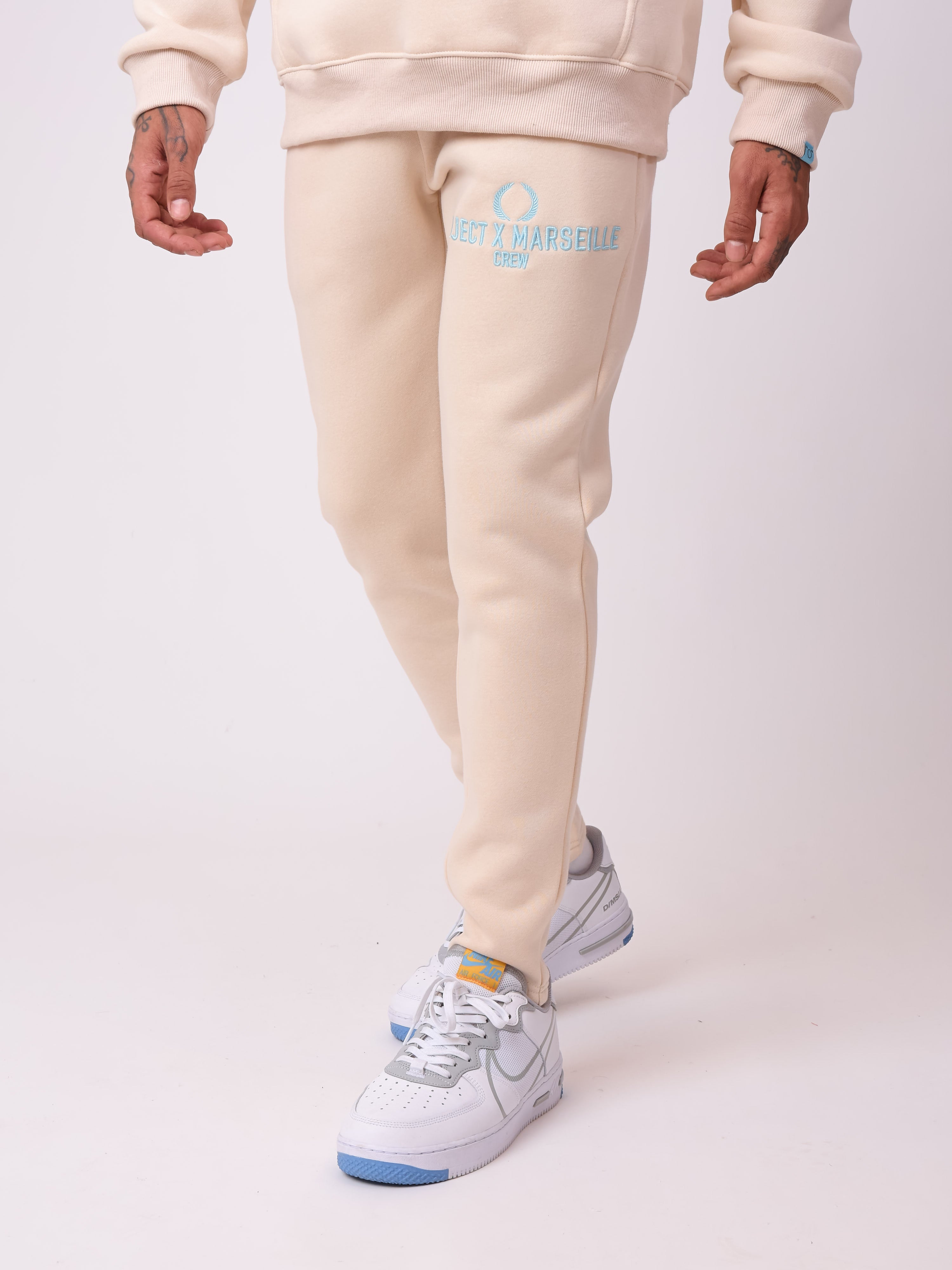 2140122-ivoire-modelshot