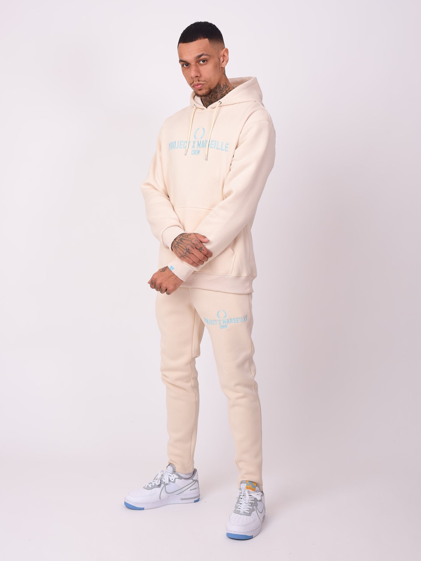 2140122-ivoire-modelshot
