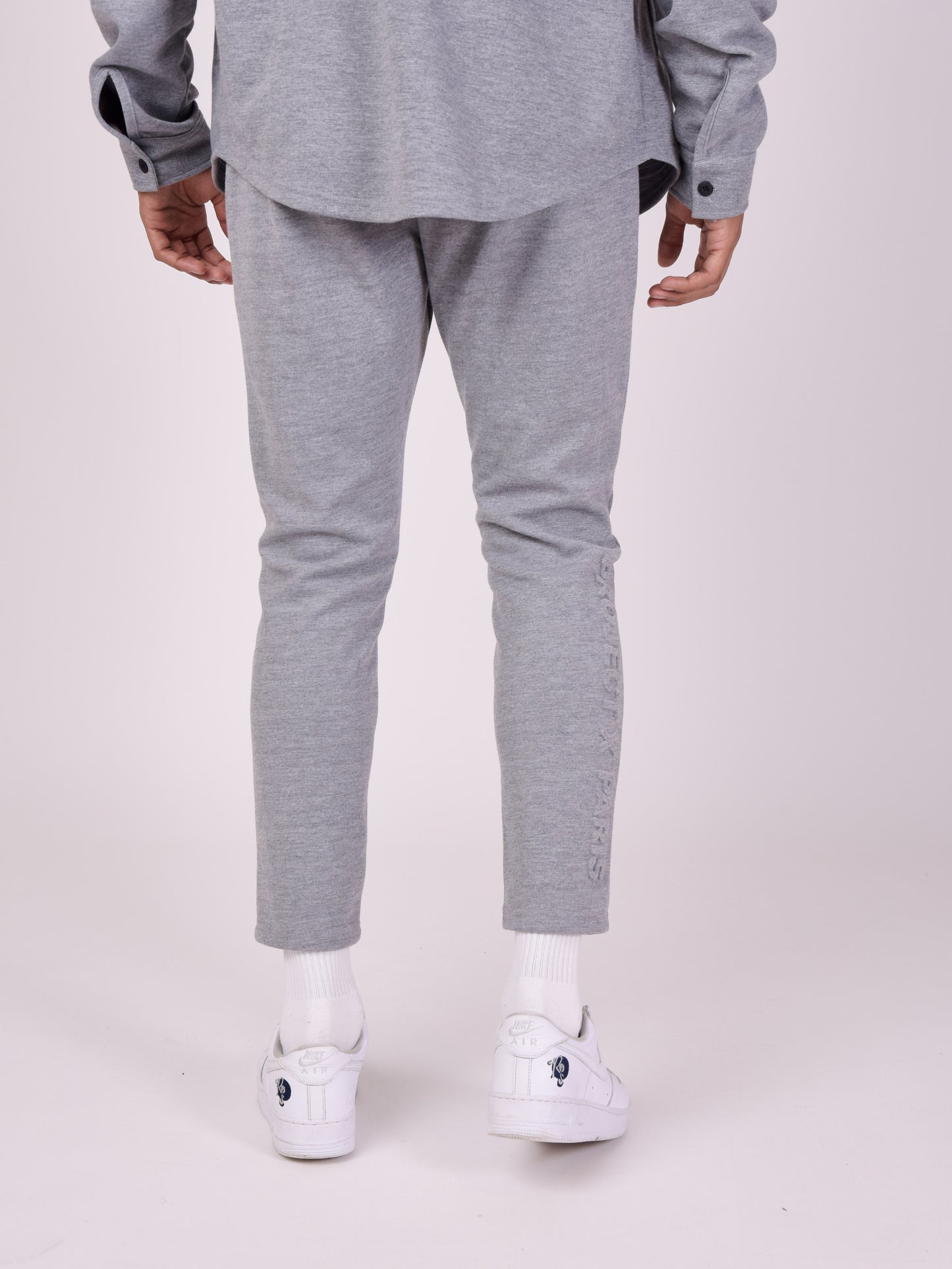 2140128-gris-clair