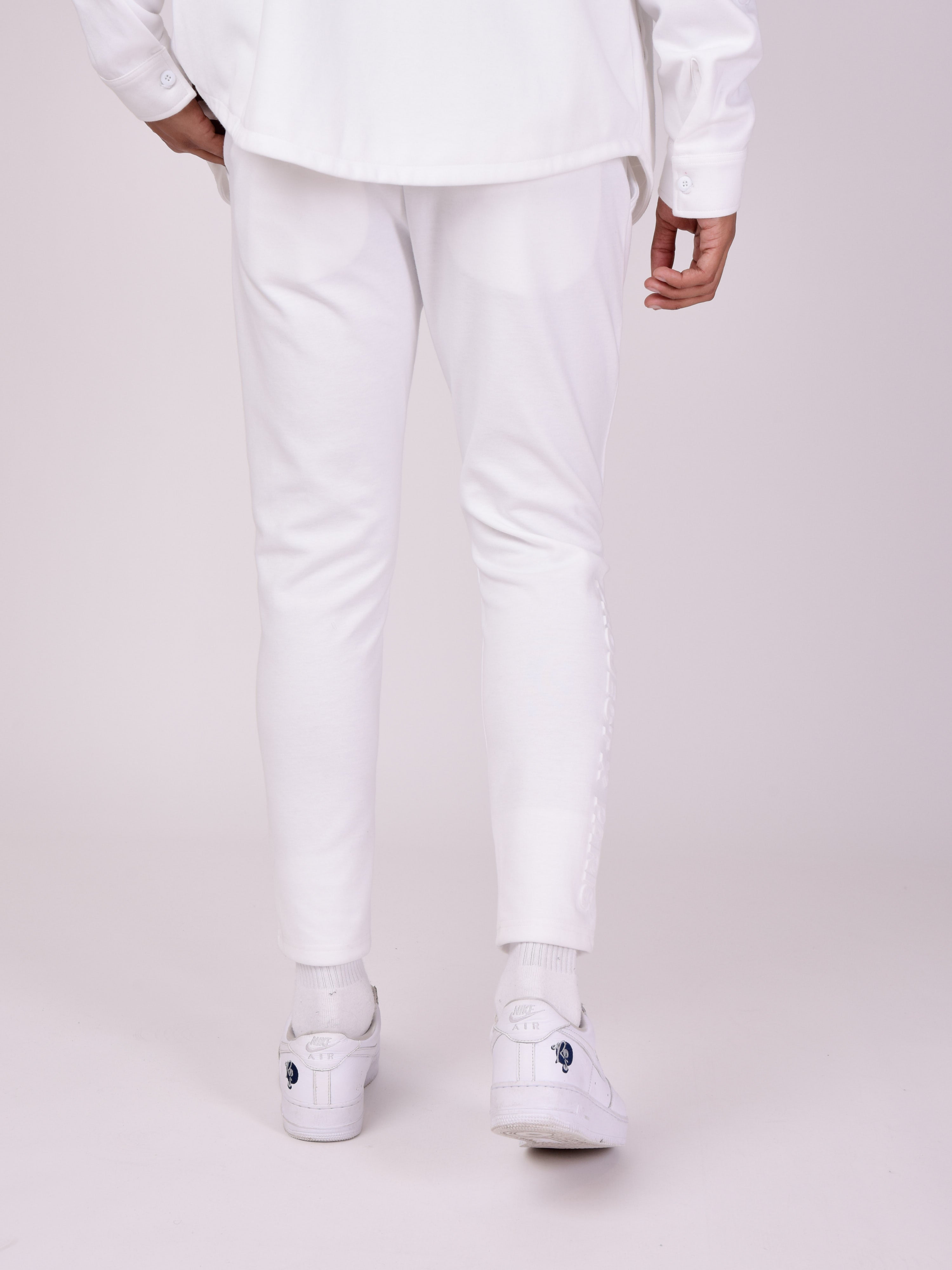 2140128-blanc-modelshot