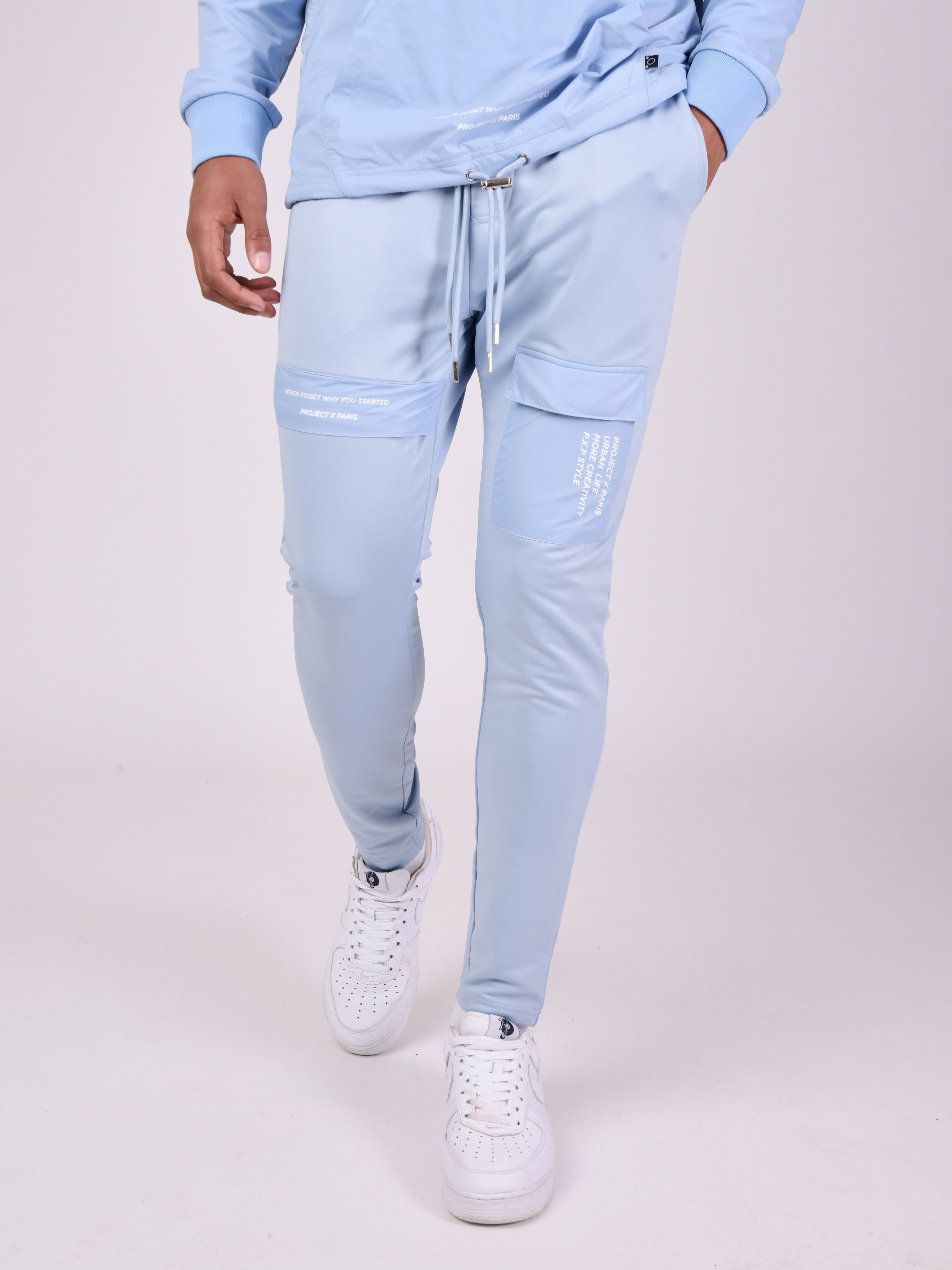 2140131-bleu-ciel