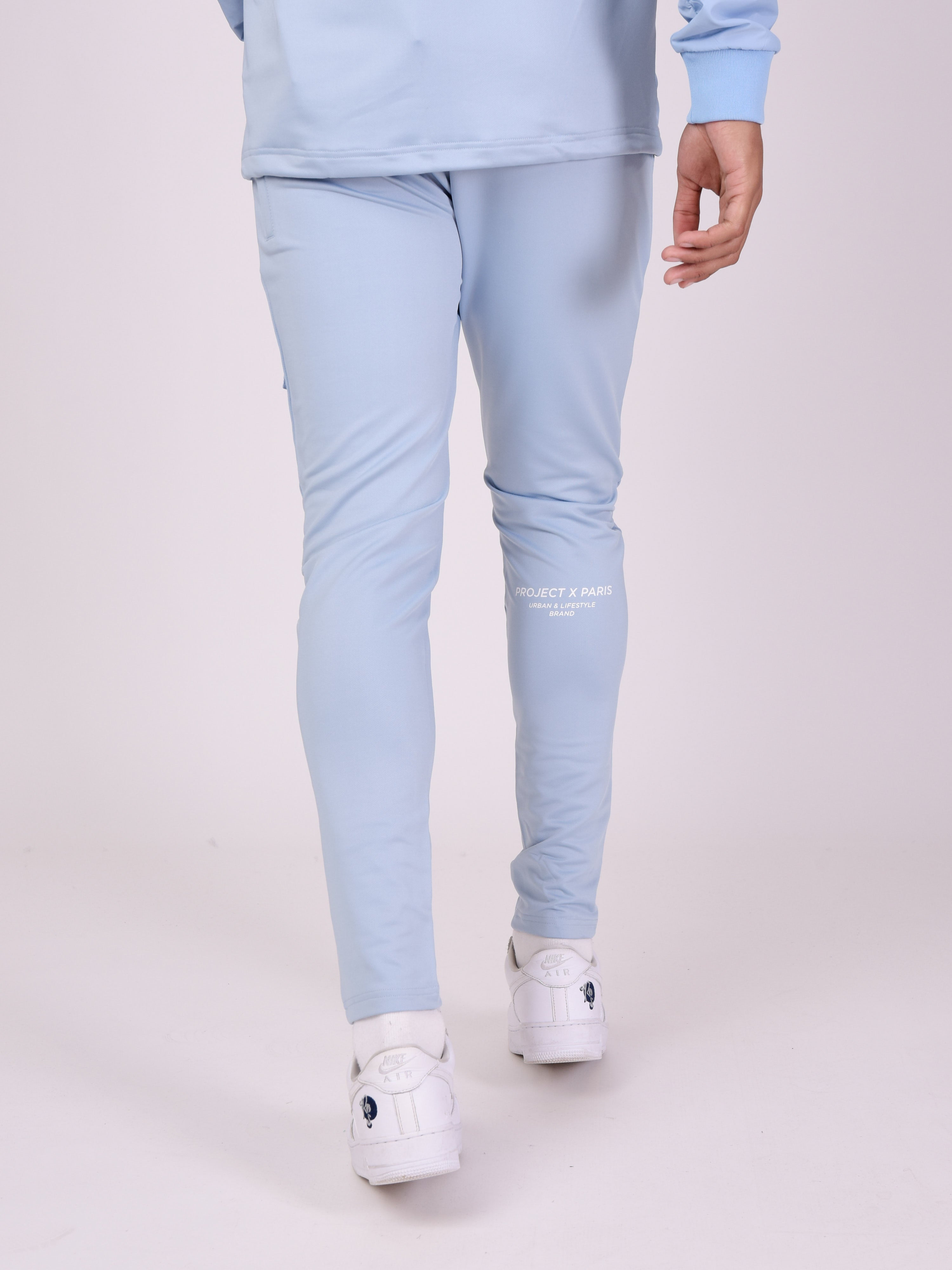 2140131-bleu-ciel