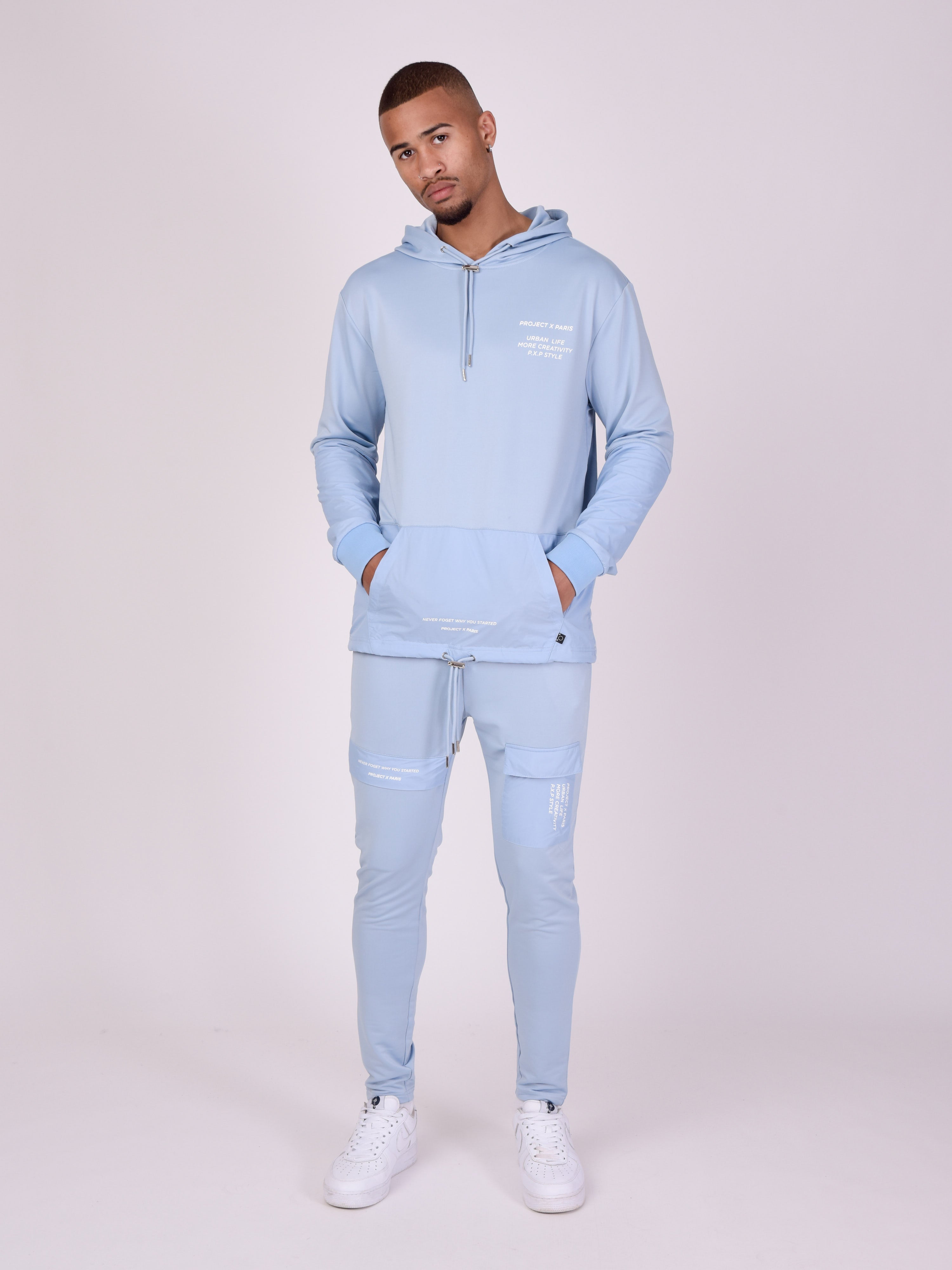 2140131-bleu-ciel