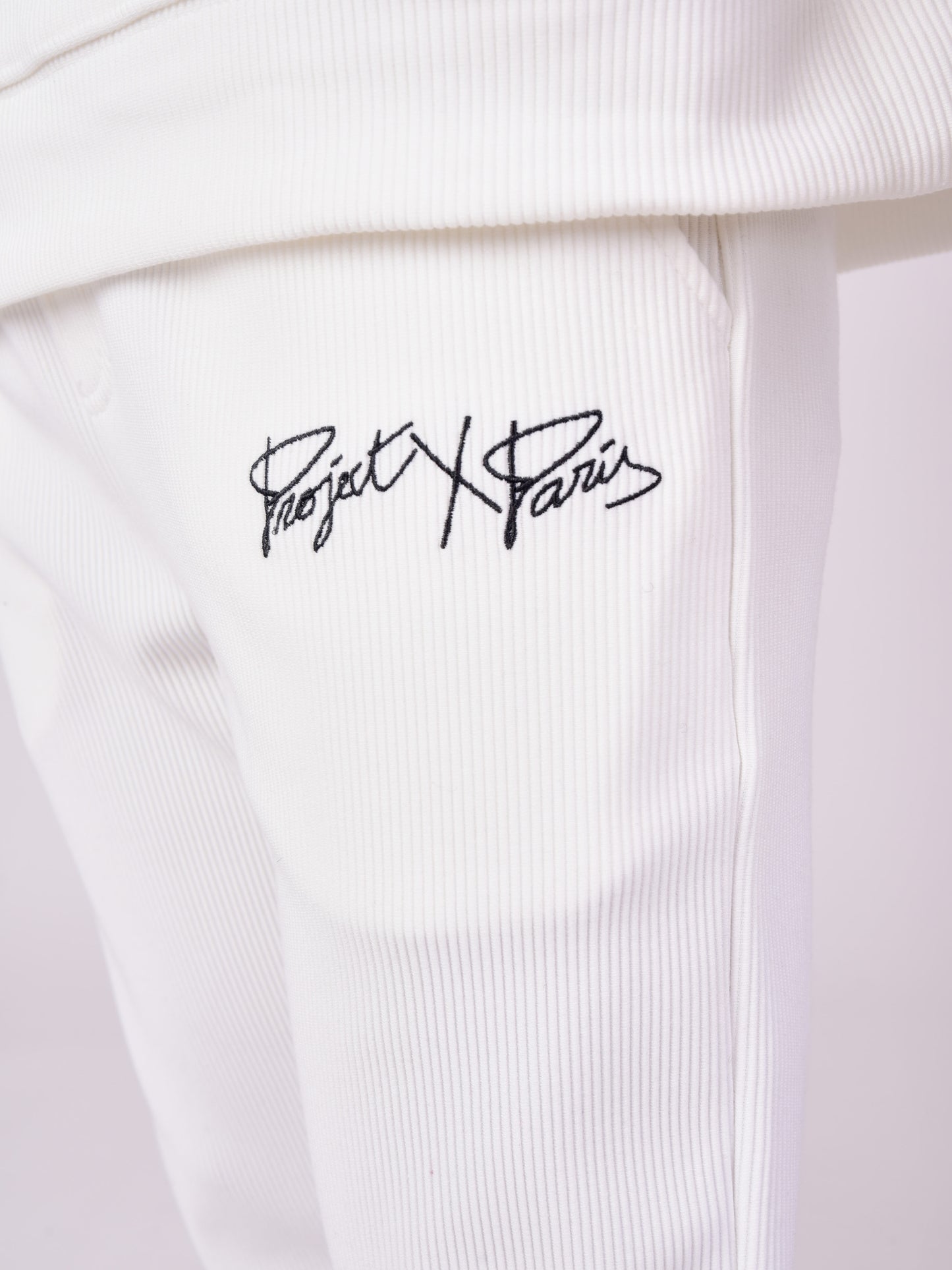 2140133-blanc-detailshot