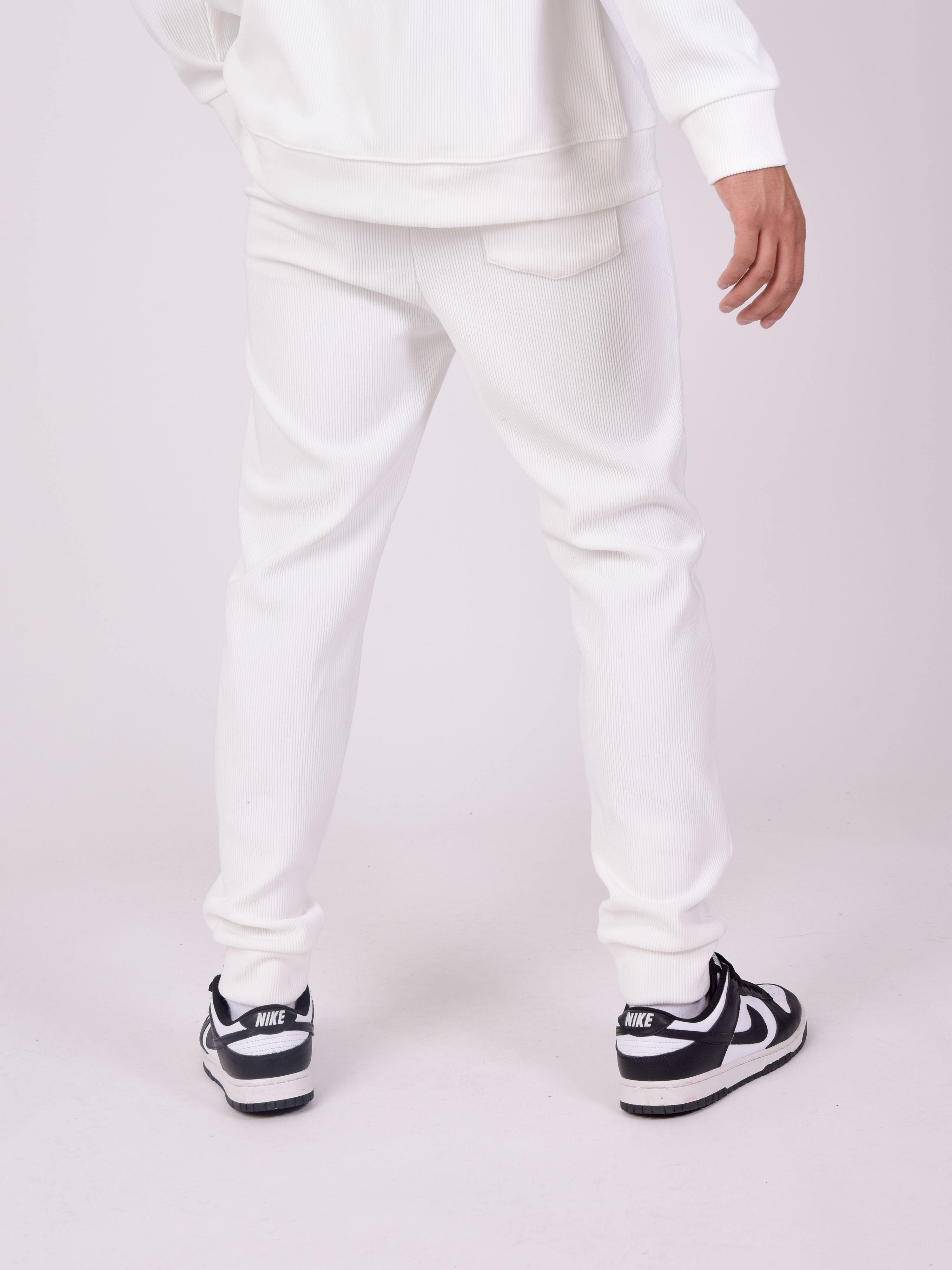 2140133-blanc-modelshot