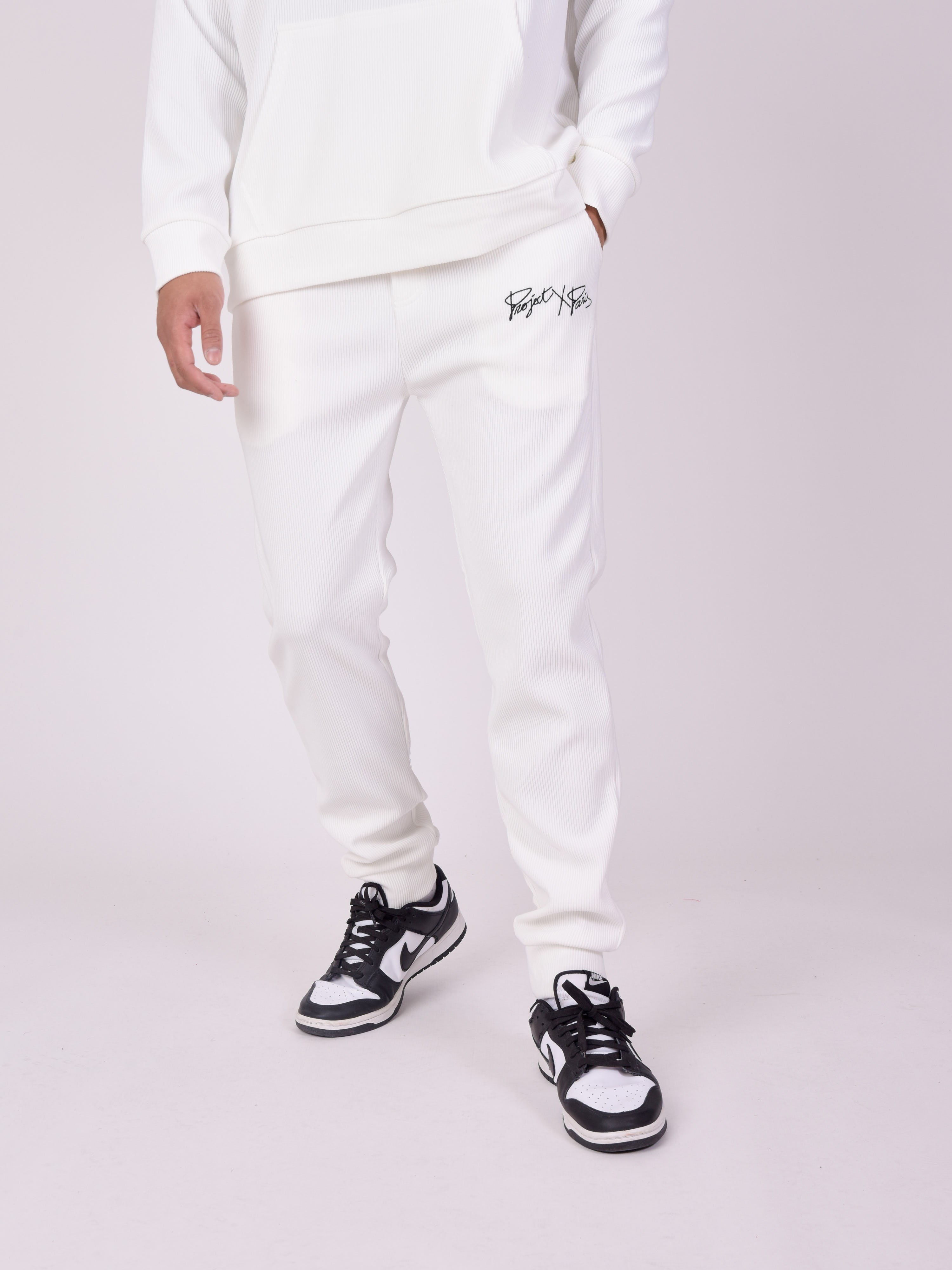 2140133-blanc-modelshot