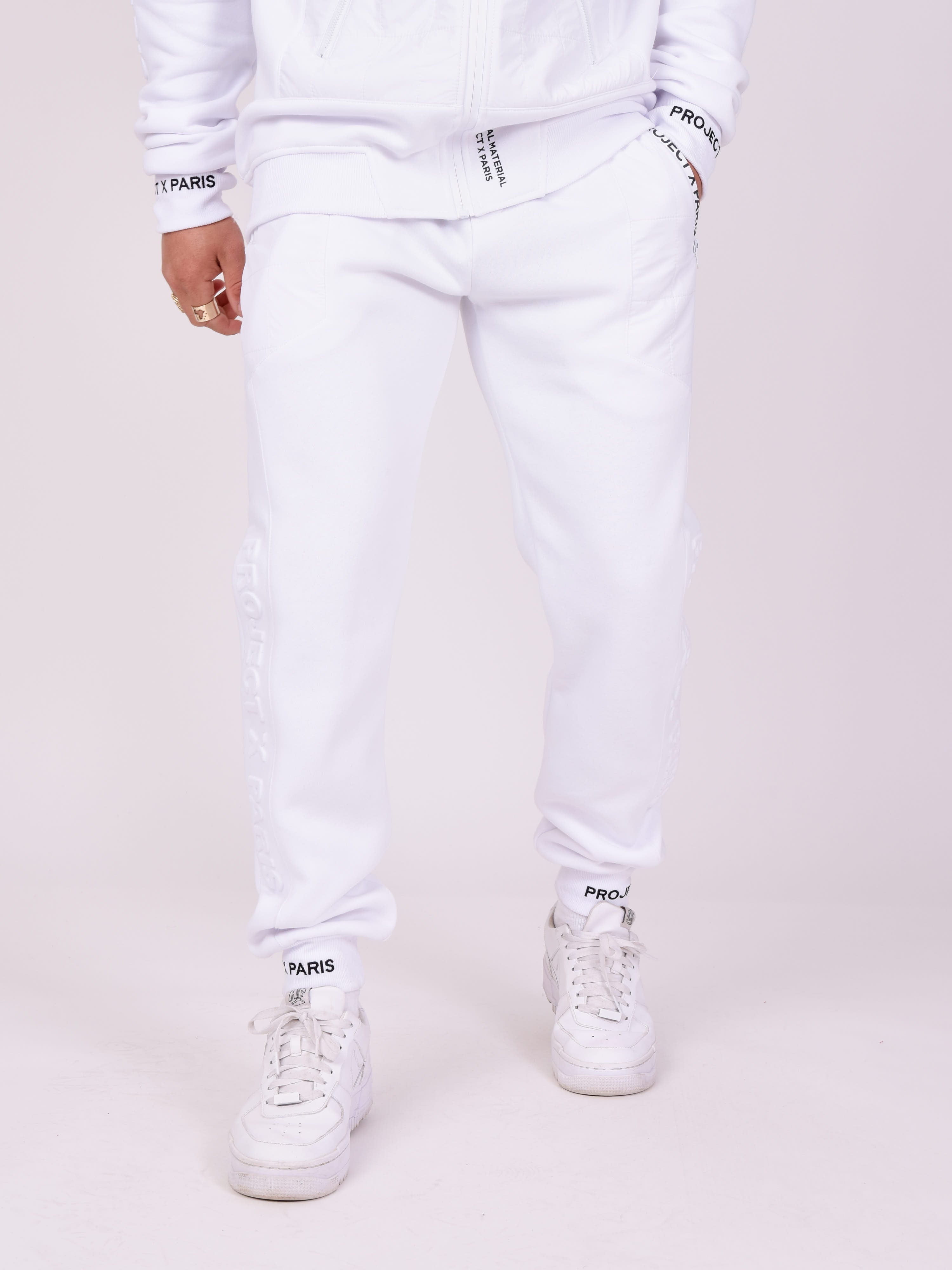 2140140-blanc-modelshot