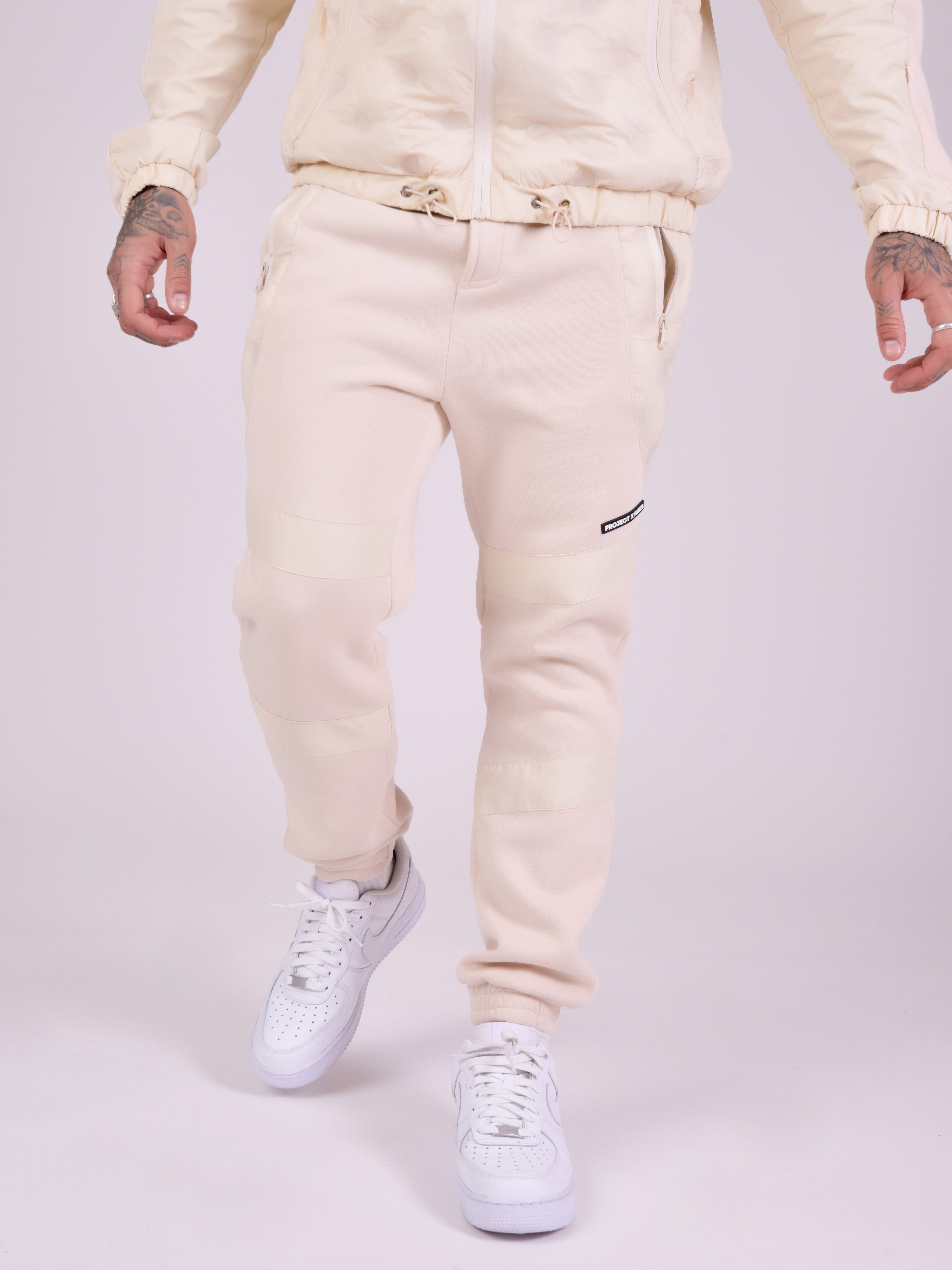 2140141-ivoire-modelshot
