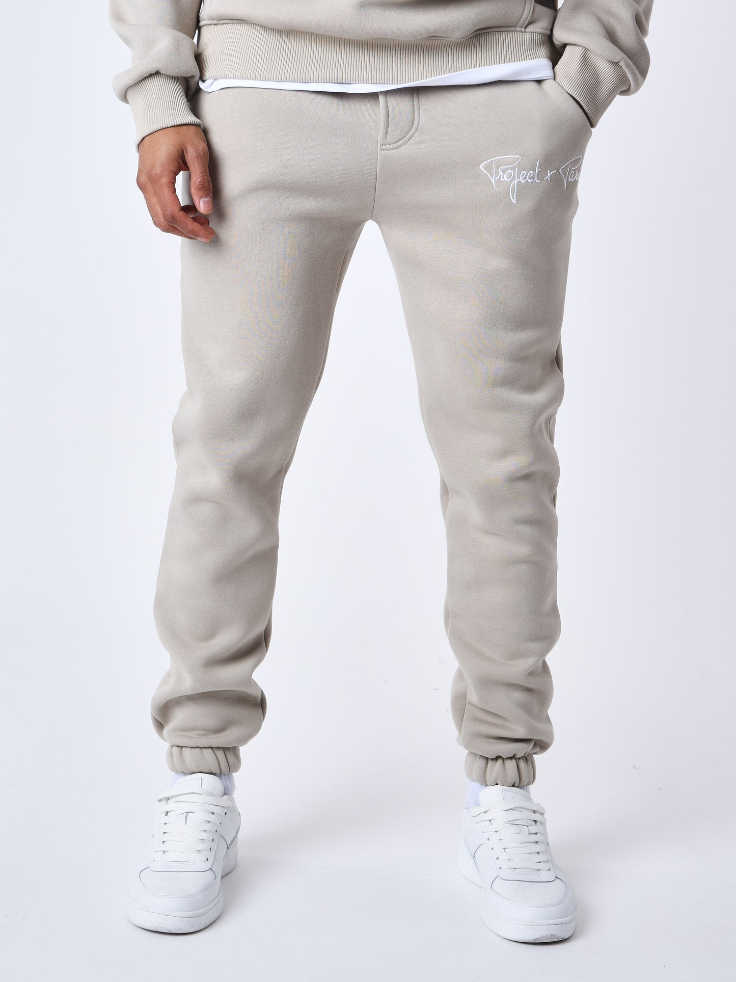 2140150-gris-fume