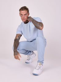 2140156-bleu-ciel-modelshot
