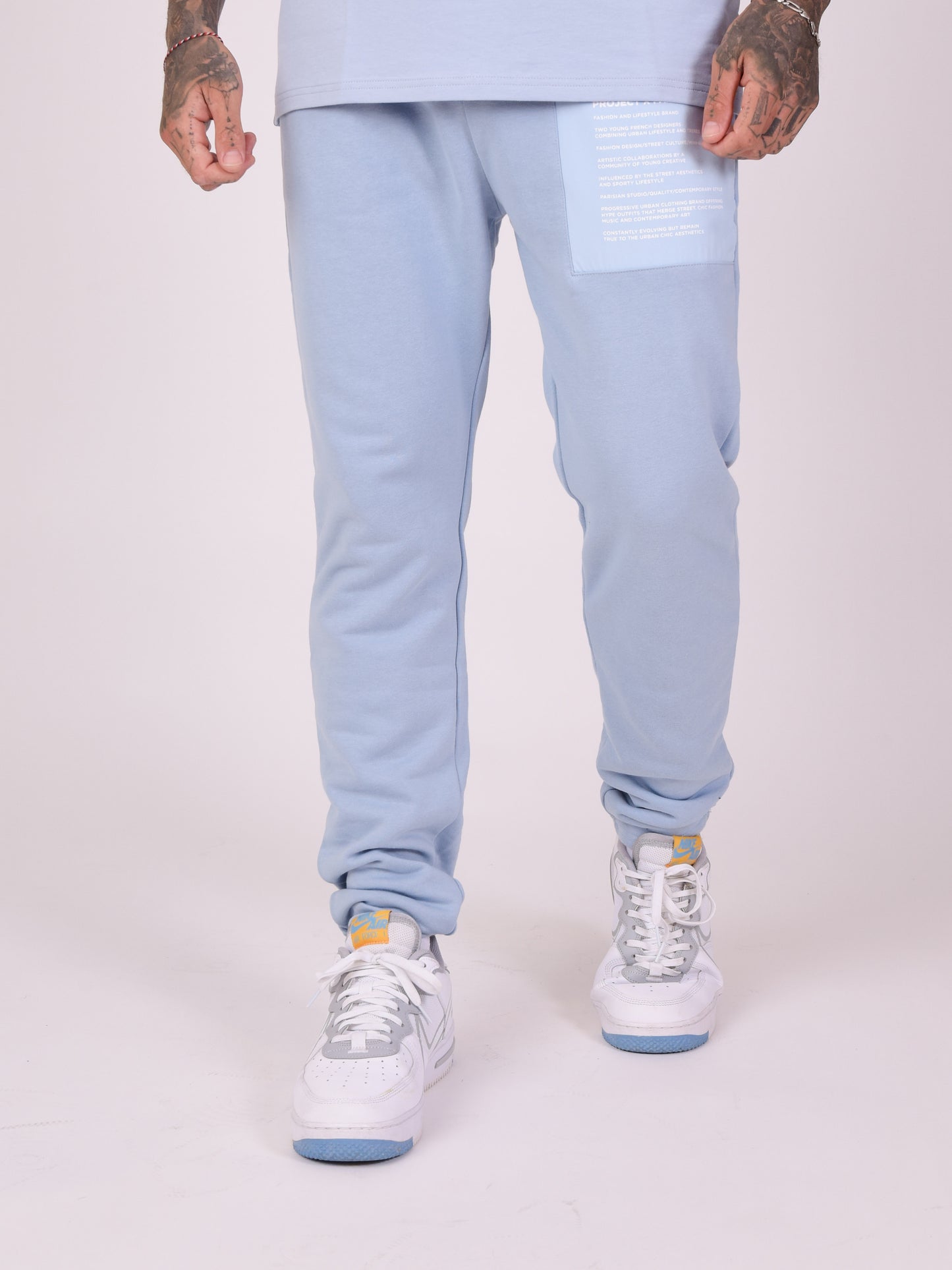 2140156-bleu-ciel-modelshot
