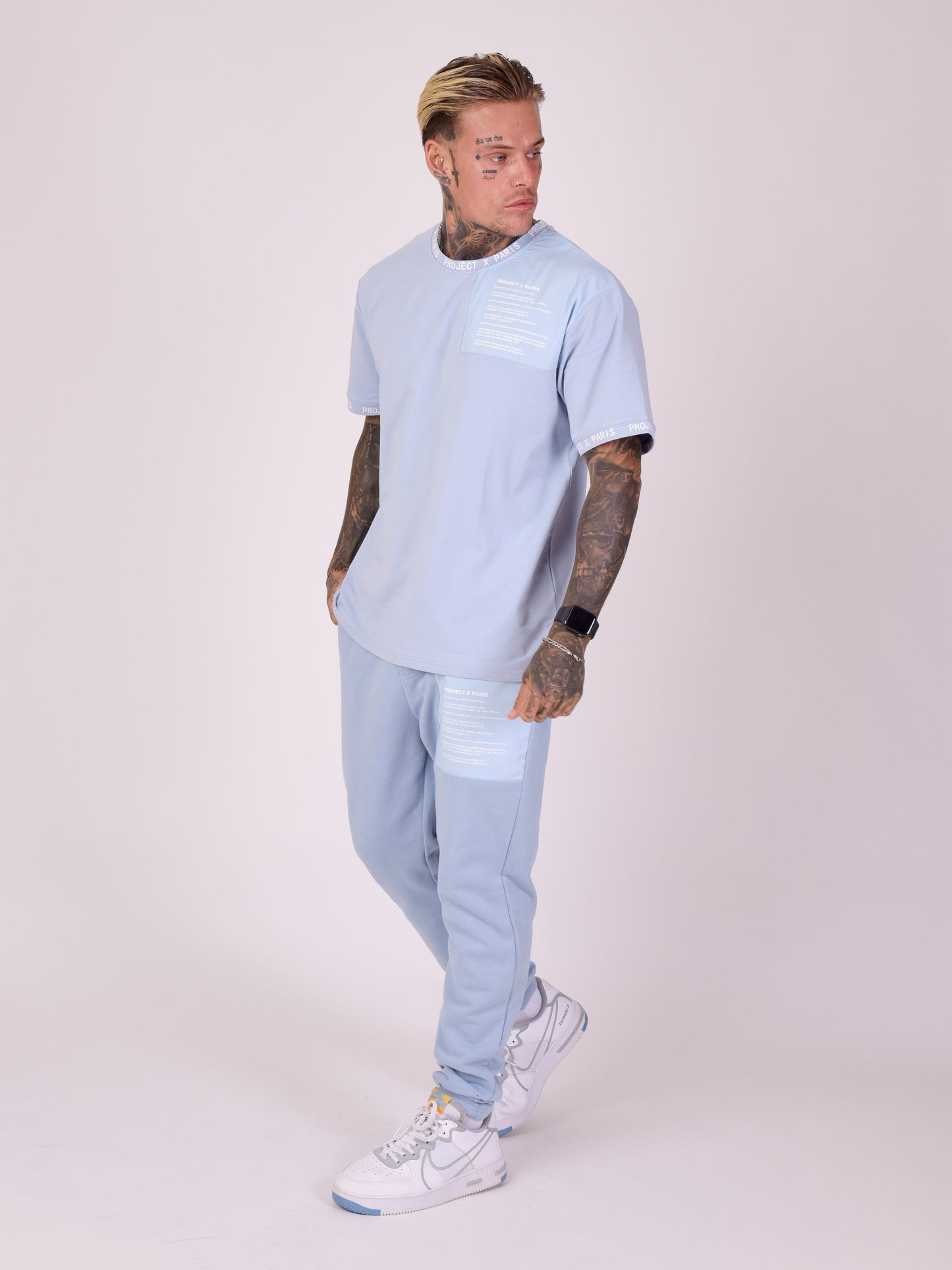 2140156-bleu-ciel-modelshot