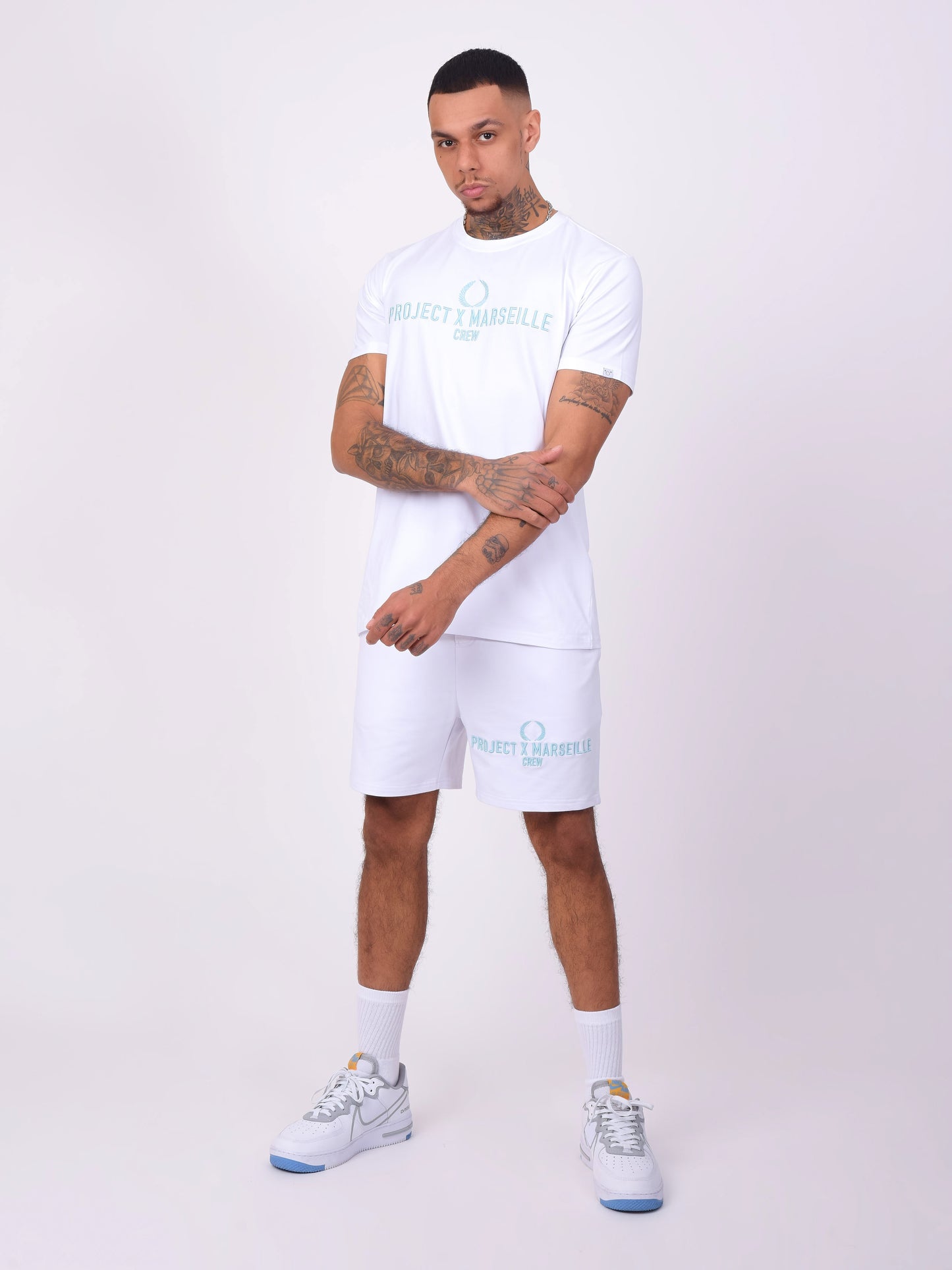 2140168-blanc