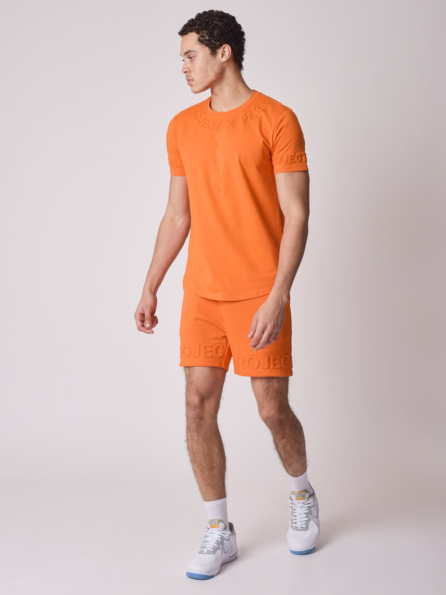 2140170-orange-modelshot