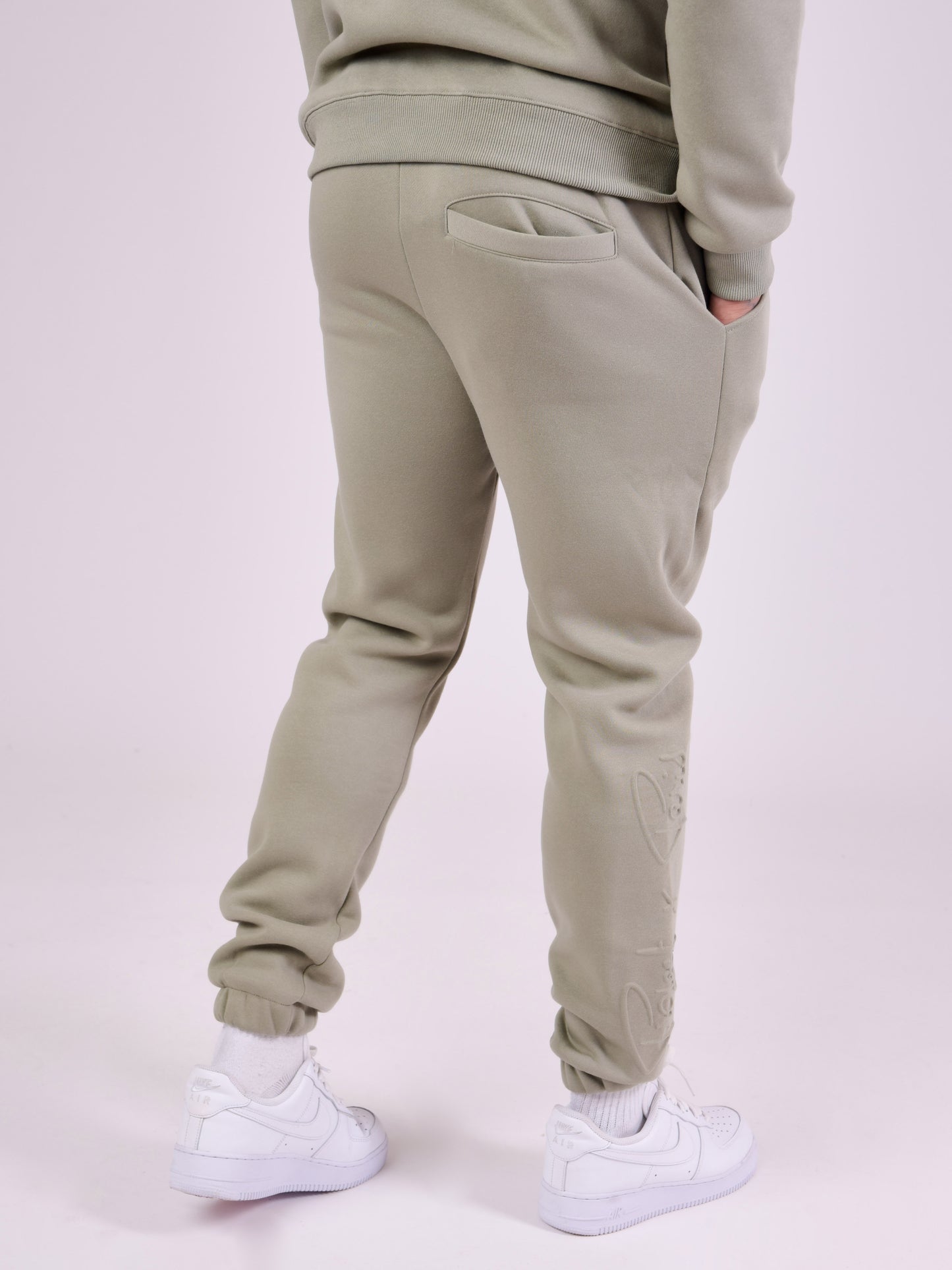 2140204-olive-modelshot