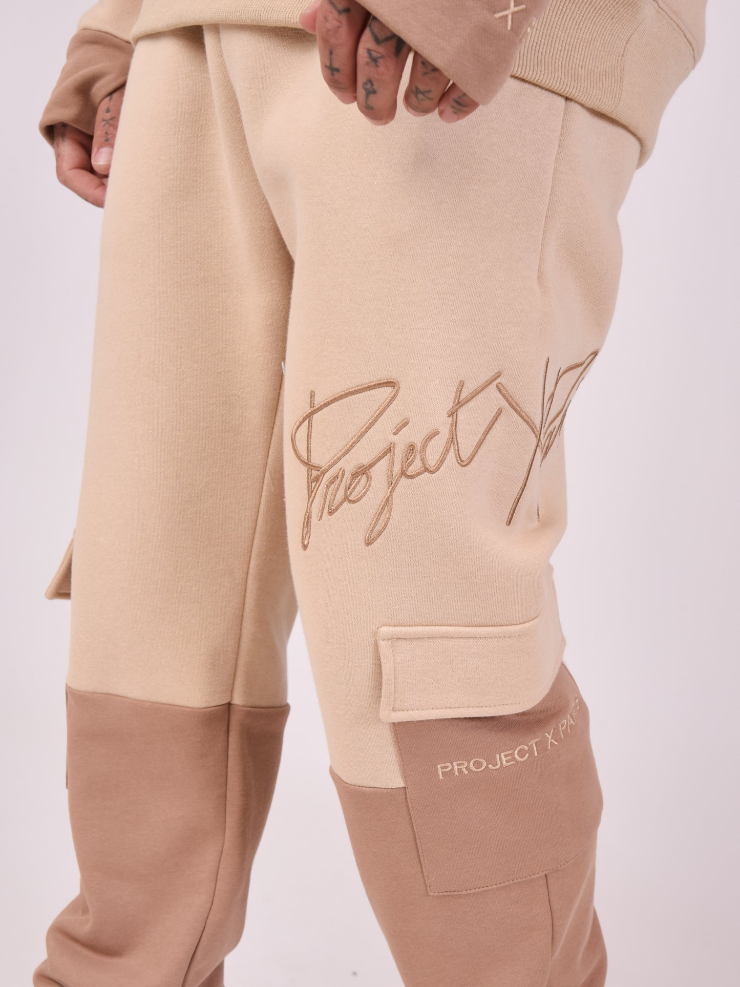 2140210-beige-detailshot