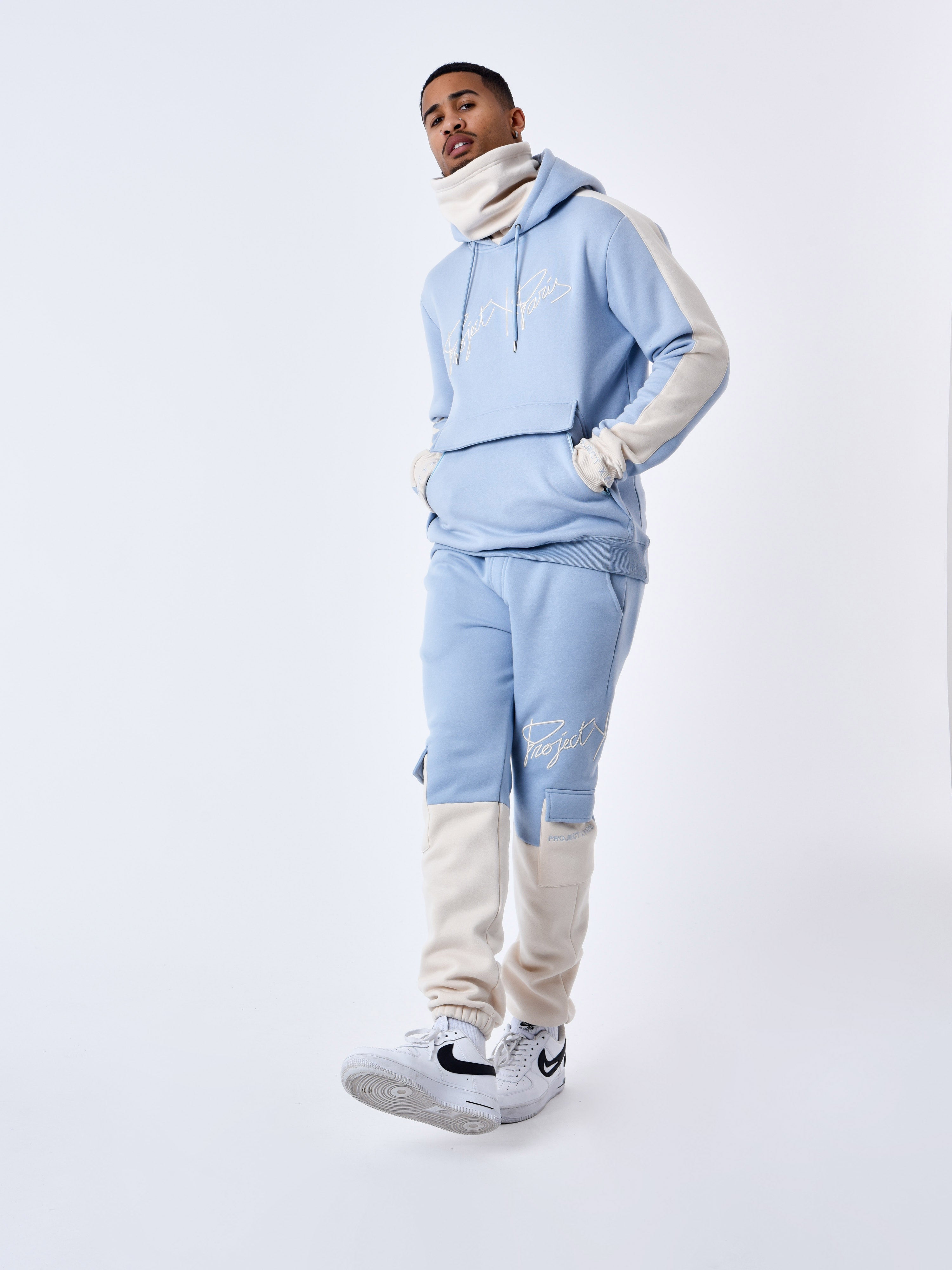 2140210-bleu-ciel-modelshot