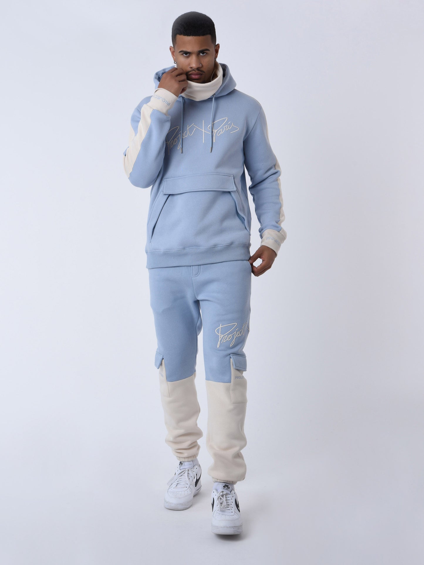 2140210-bleu-ciel-modelshot