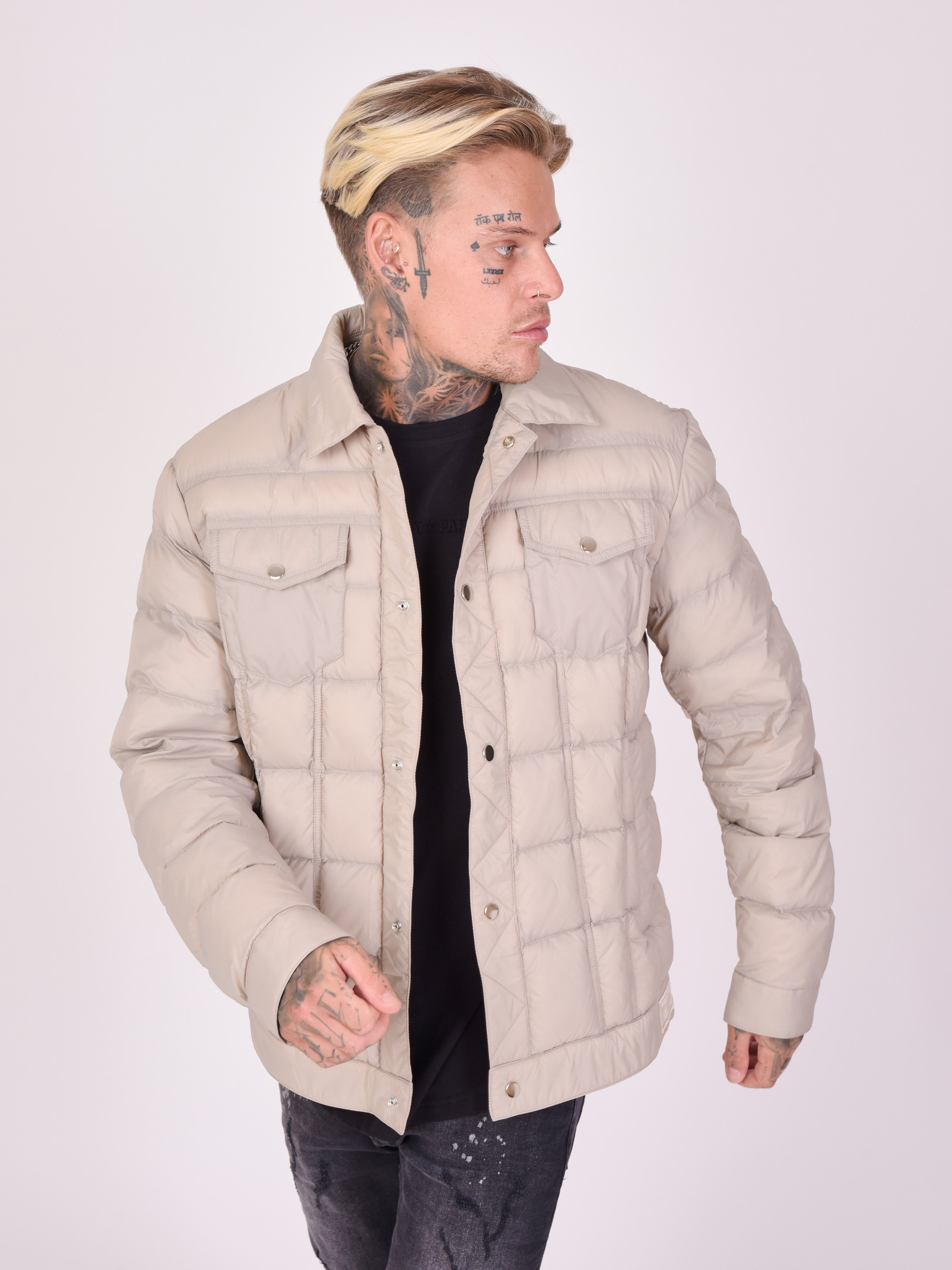 2150018-beige-modelshot