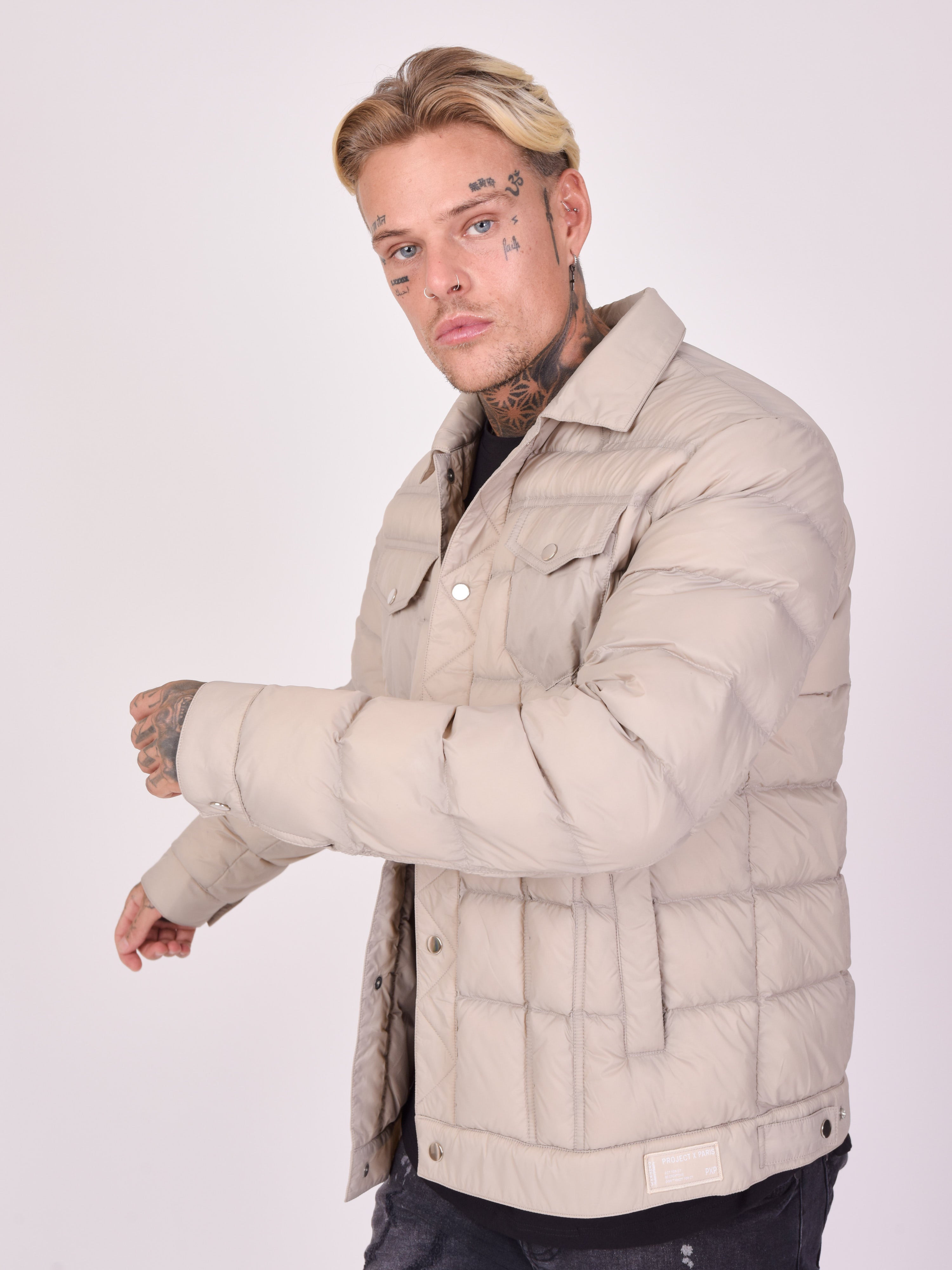 2150018-beige-modelshot
