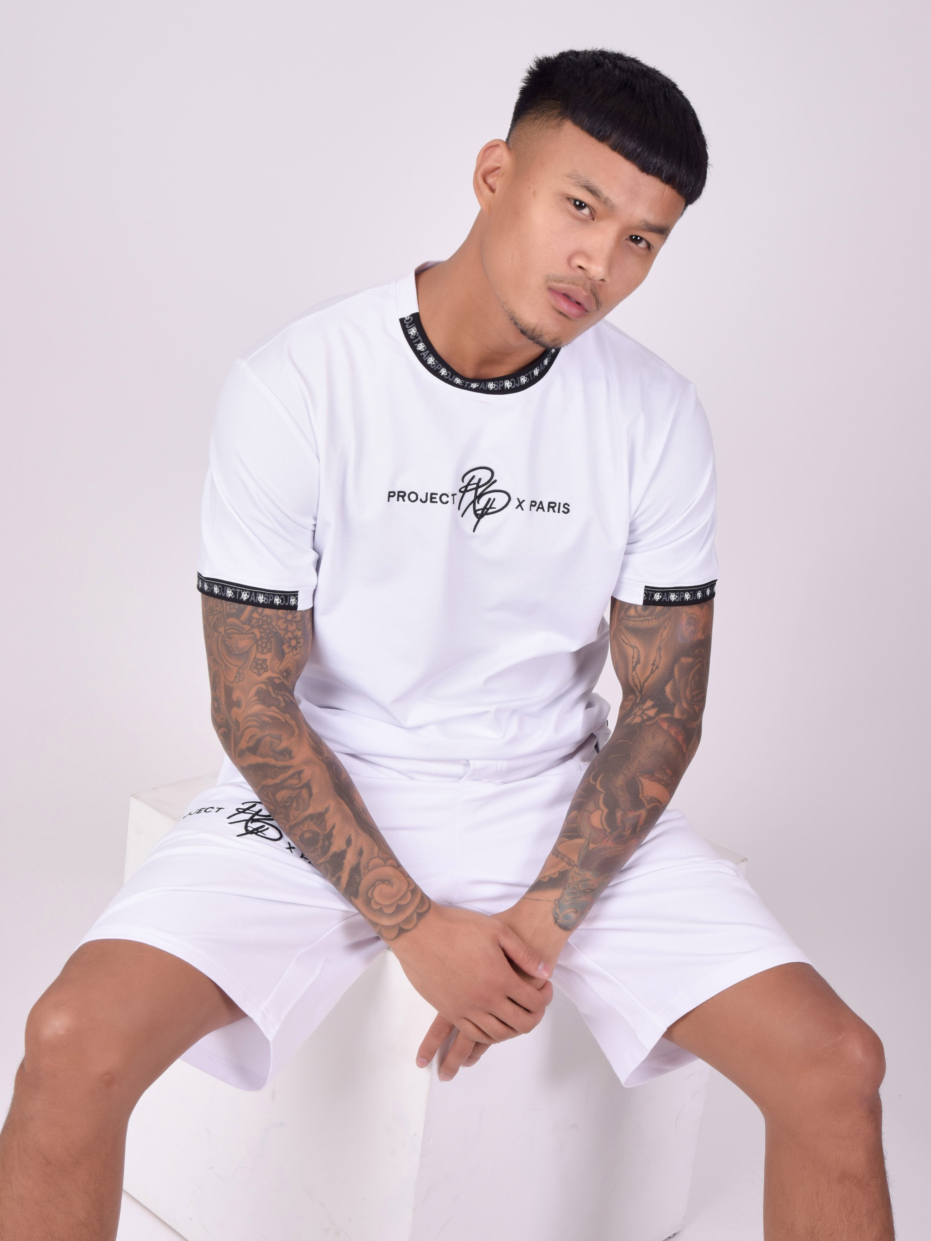 Gładki T-shirt z taśmą z logo-1