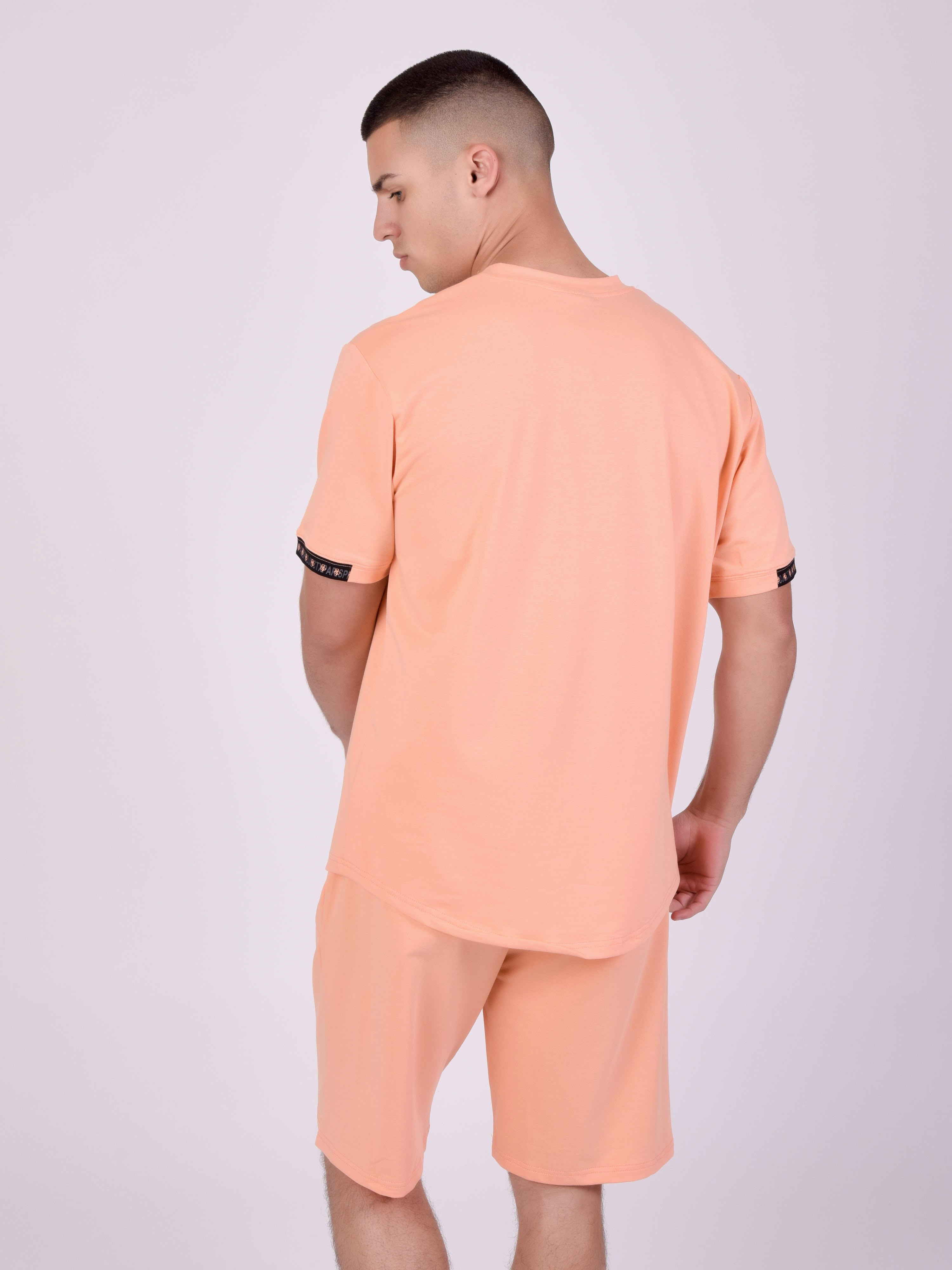 2210218-peche-modelshot