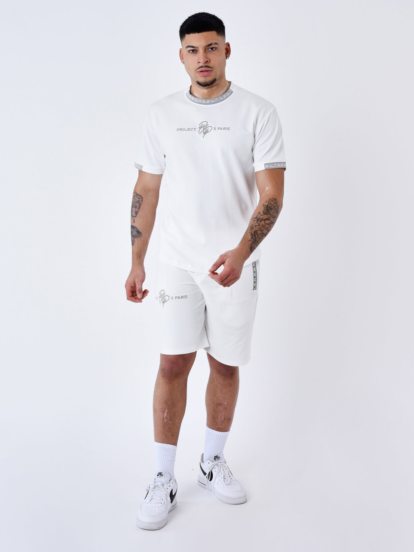 2210218-blanc-casse-modelshot