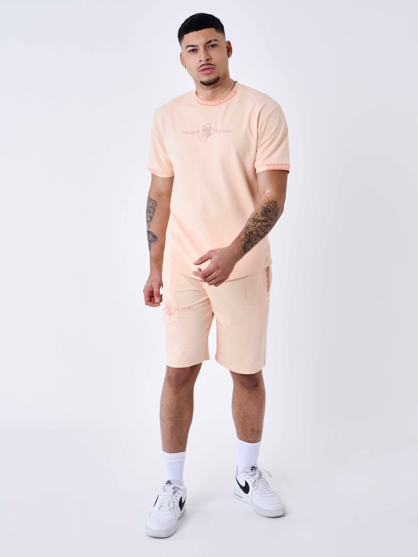 2210218-pale-peach-modelshot