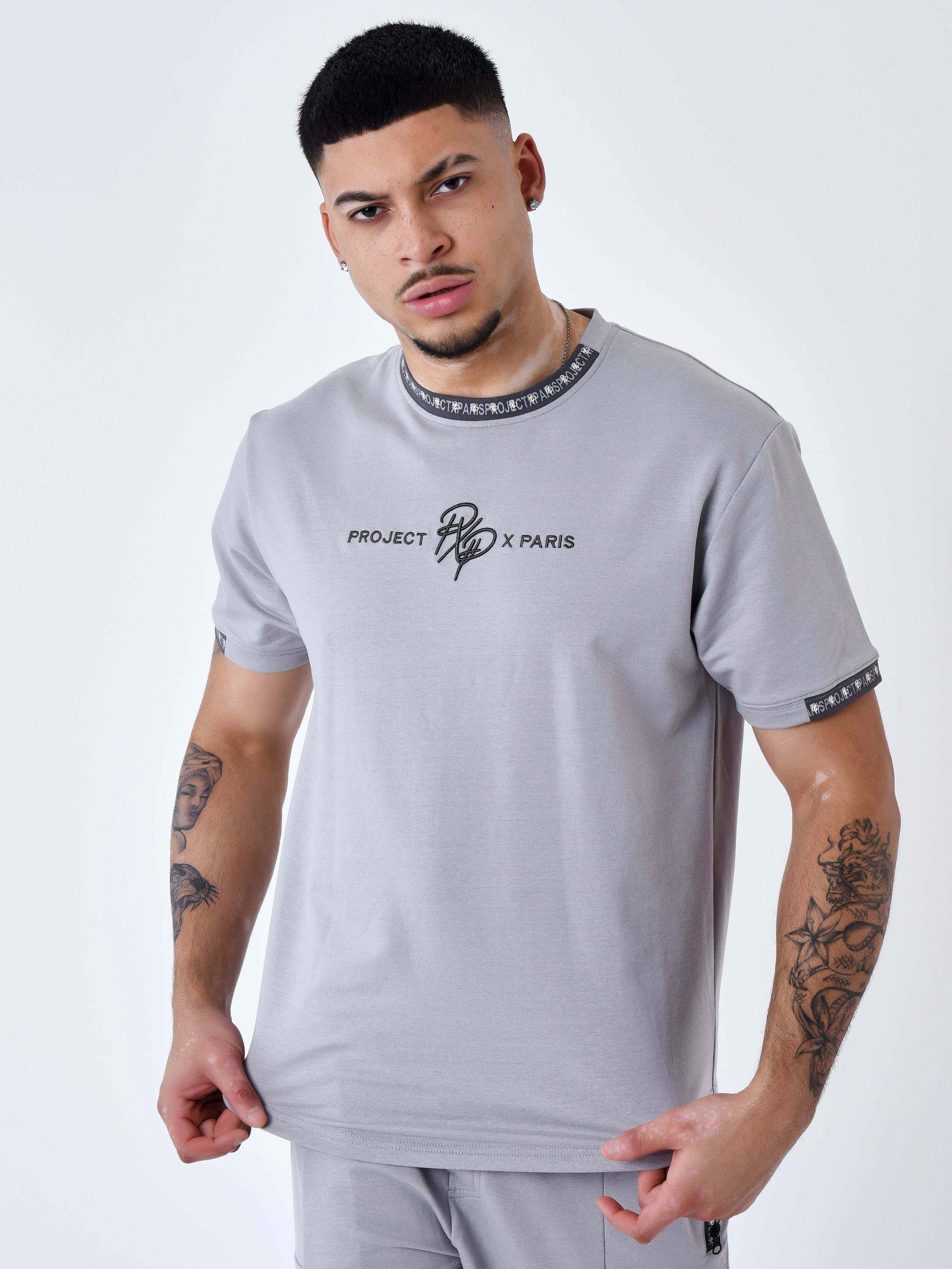 2210218-gris-clair-modelshot