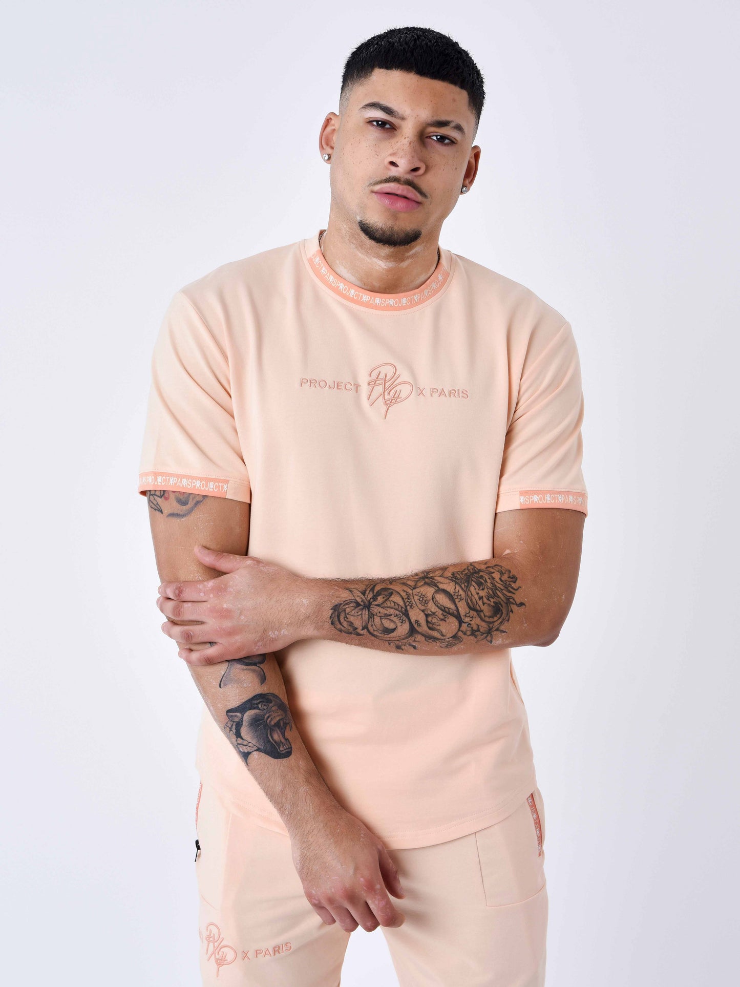 2210218-pale-peach-modelshot