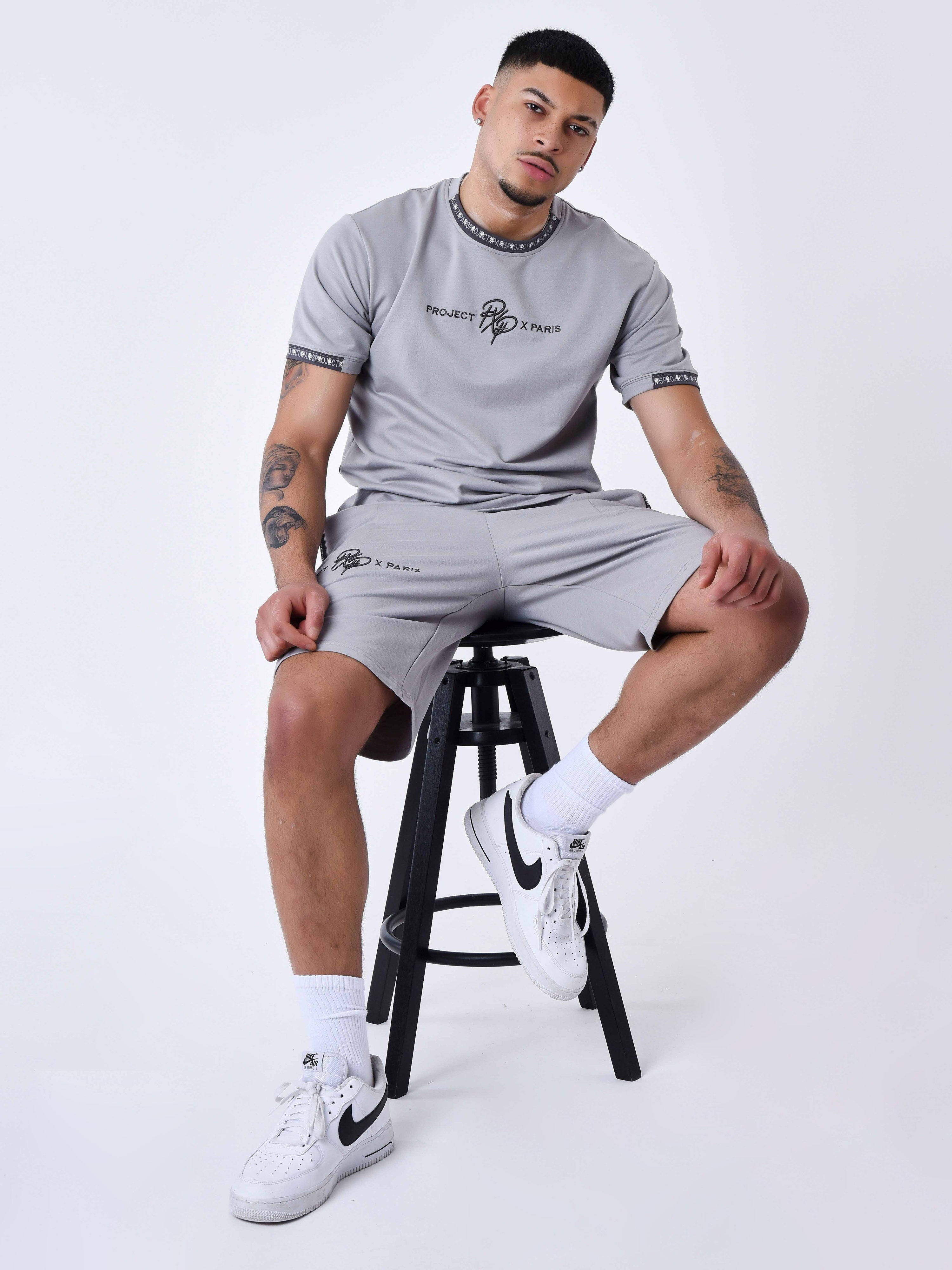 2210218-gris-clair-modelshot
