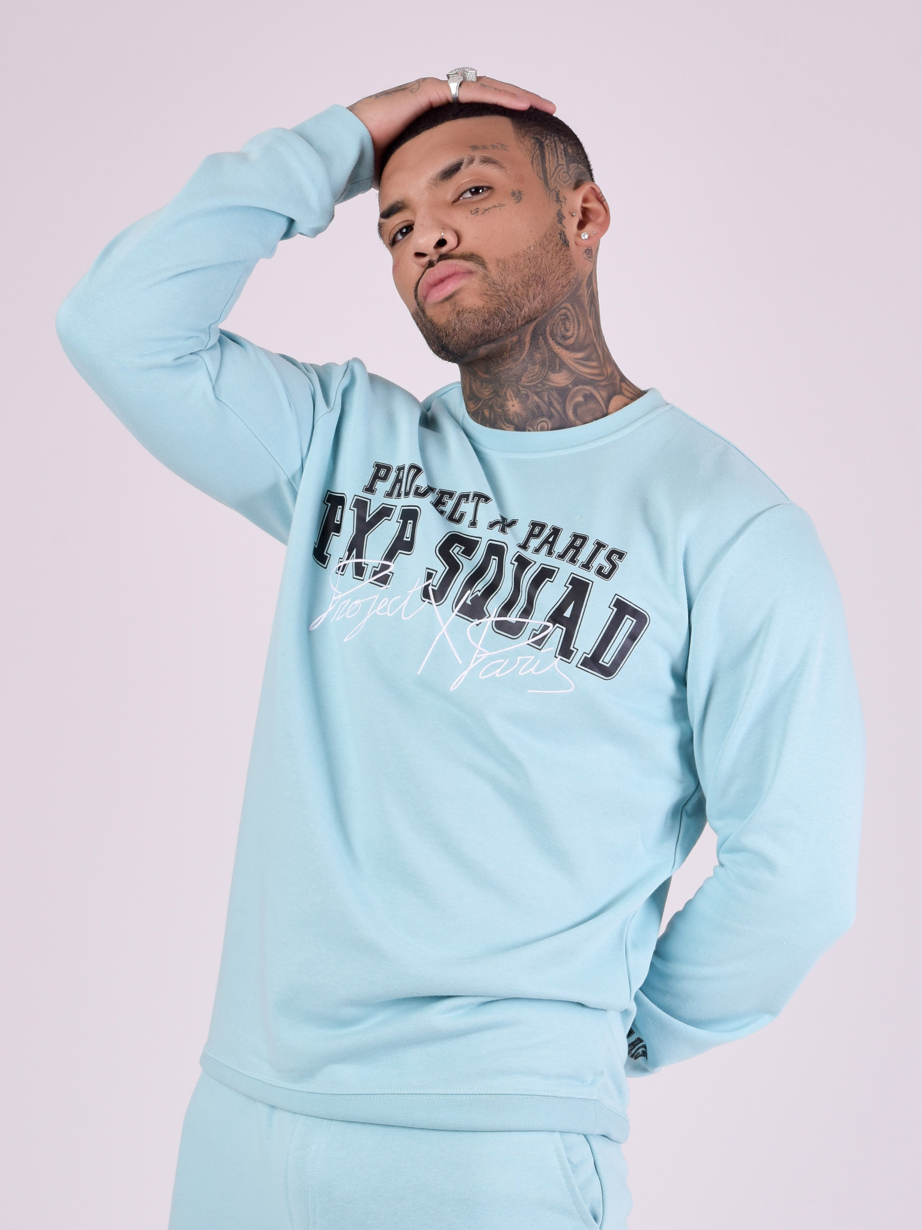 2220134-turquoise-modelshot