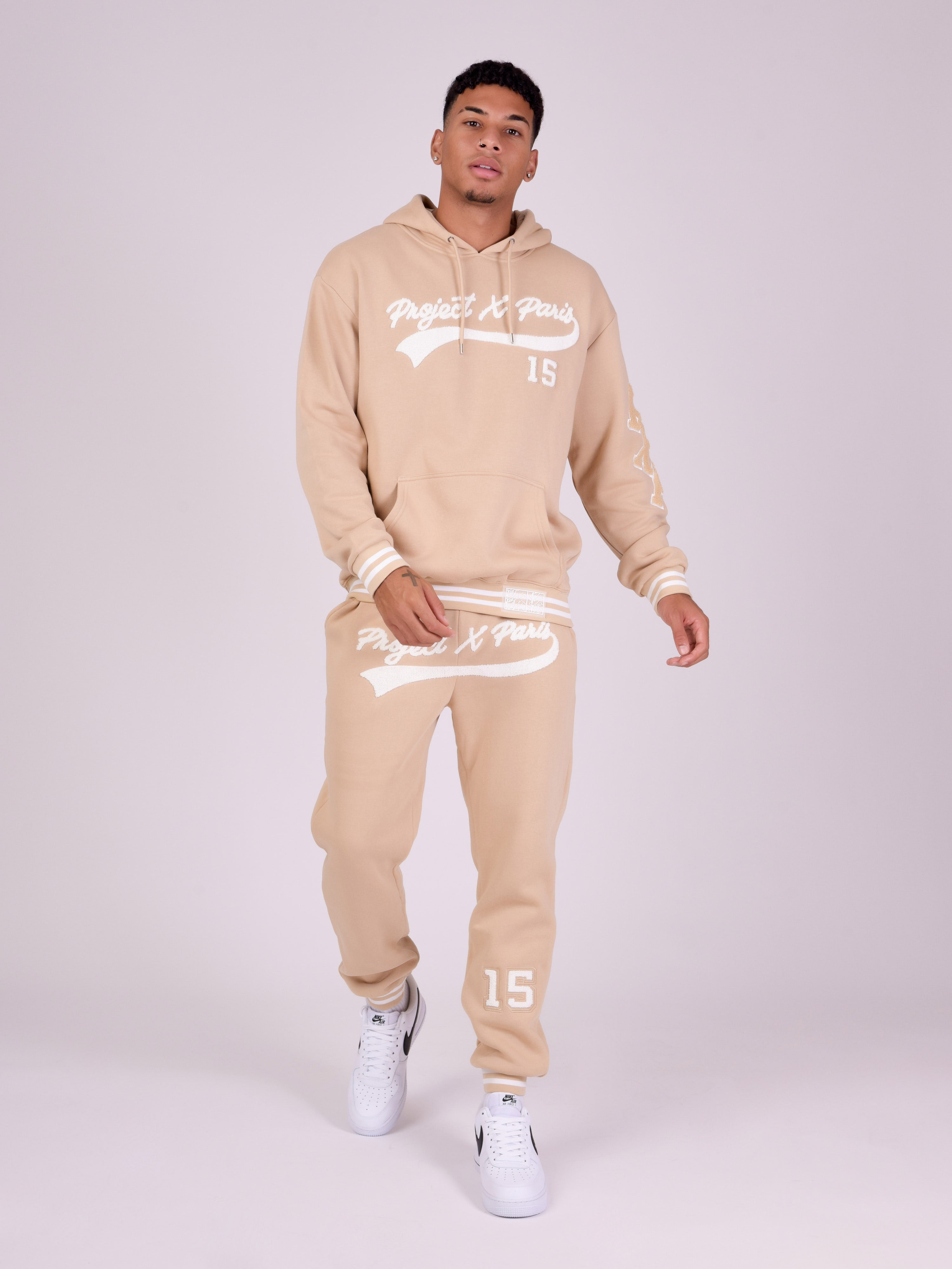 Sudadera con capucha estilo universitario con logo-4