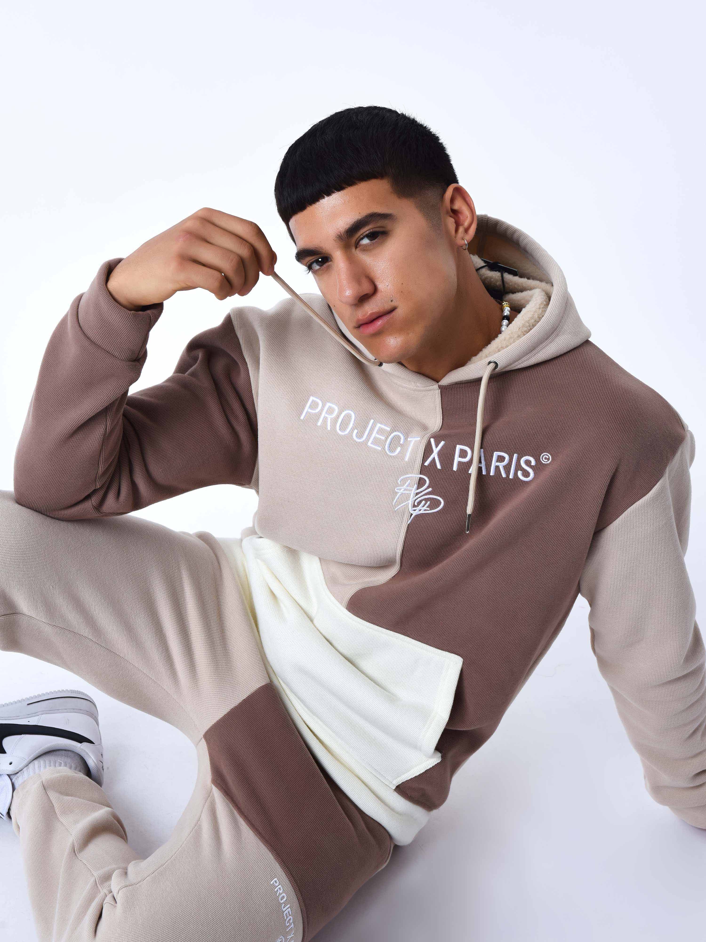 Dreifarbiger Kapuzenpullover aus Strick-1