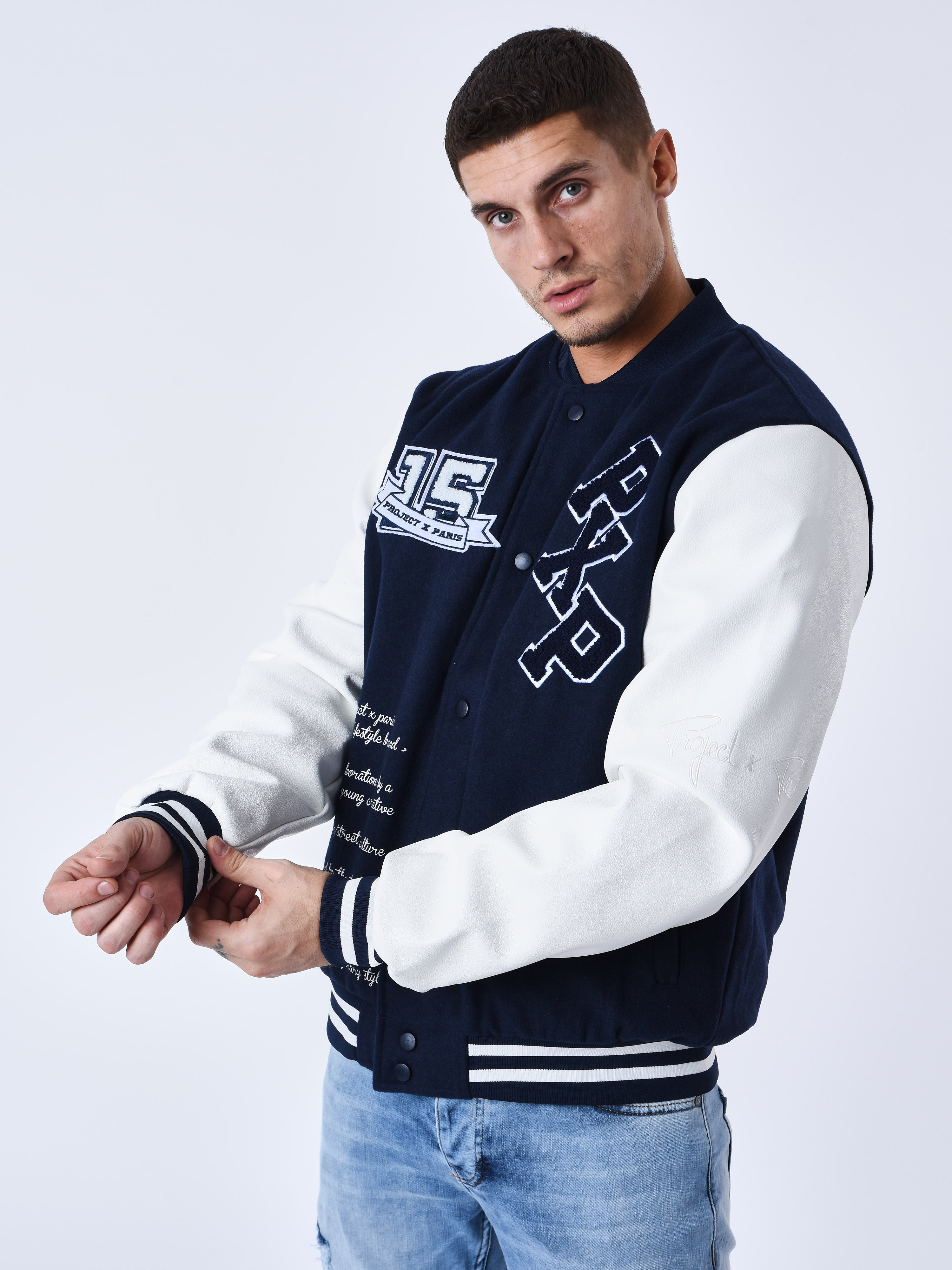 Veste oversize style universitaire avec écusson brodés-6