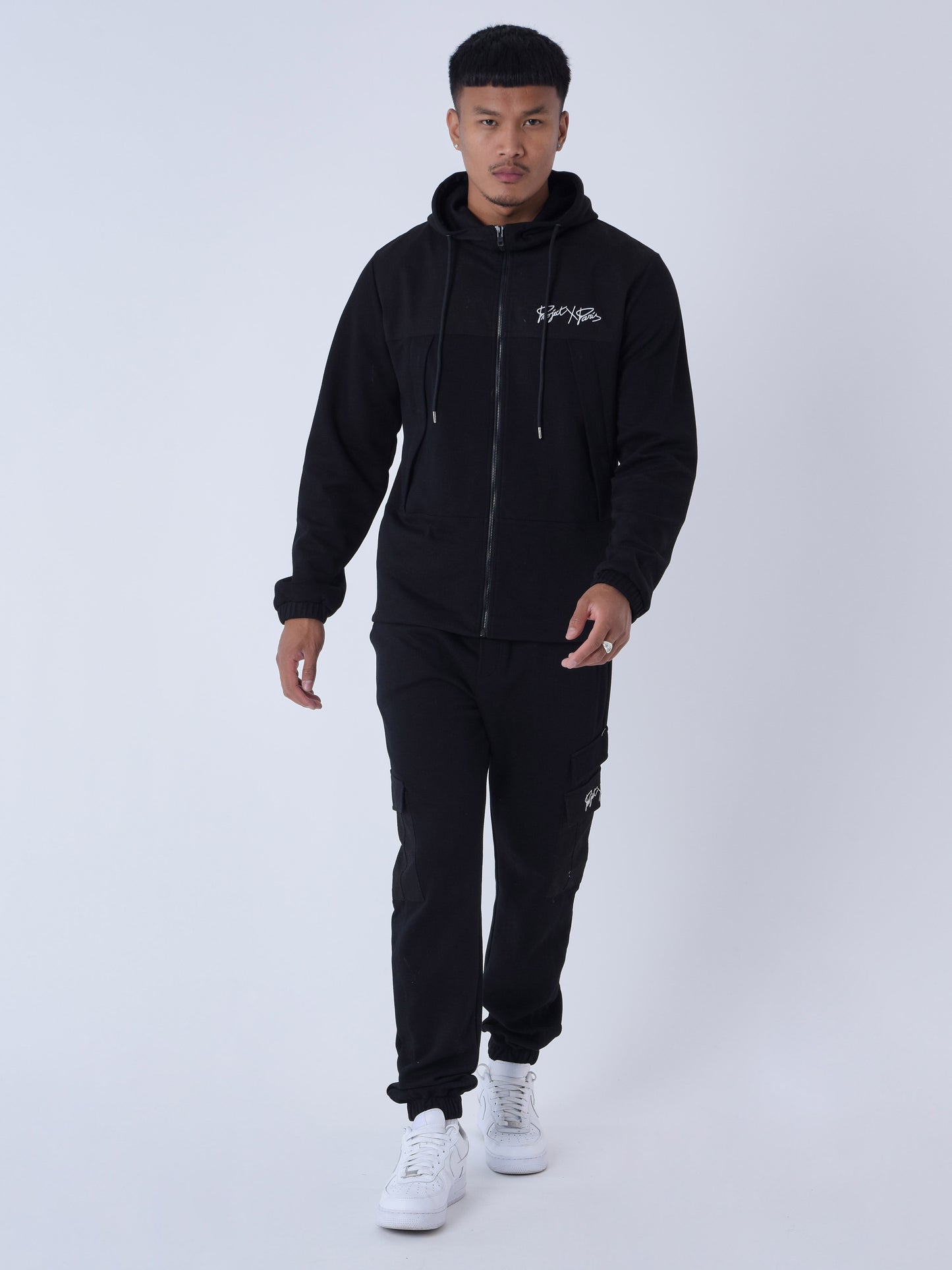 2230173-noir-modelshot