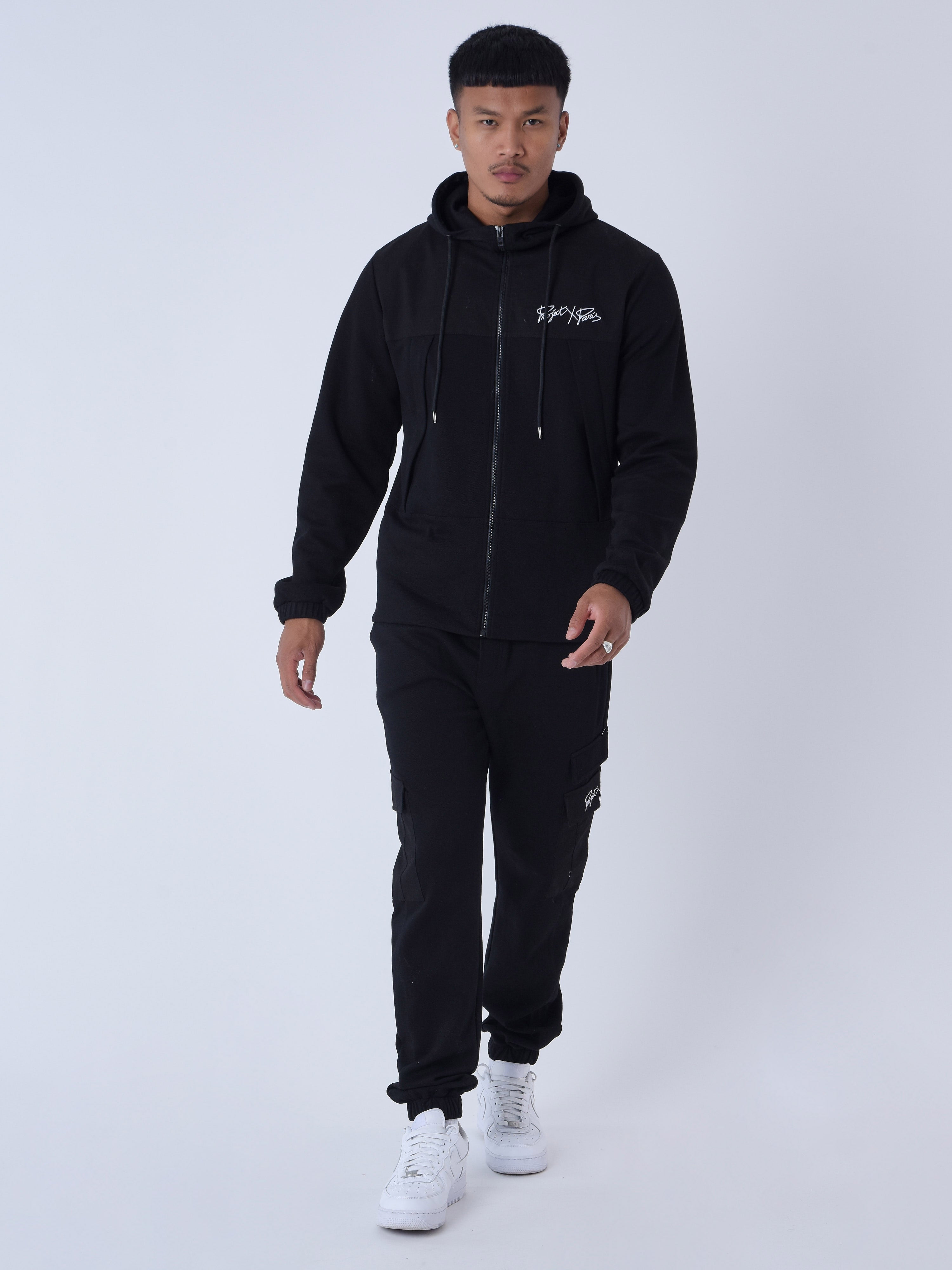 2230173-noir-modelshot