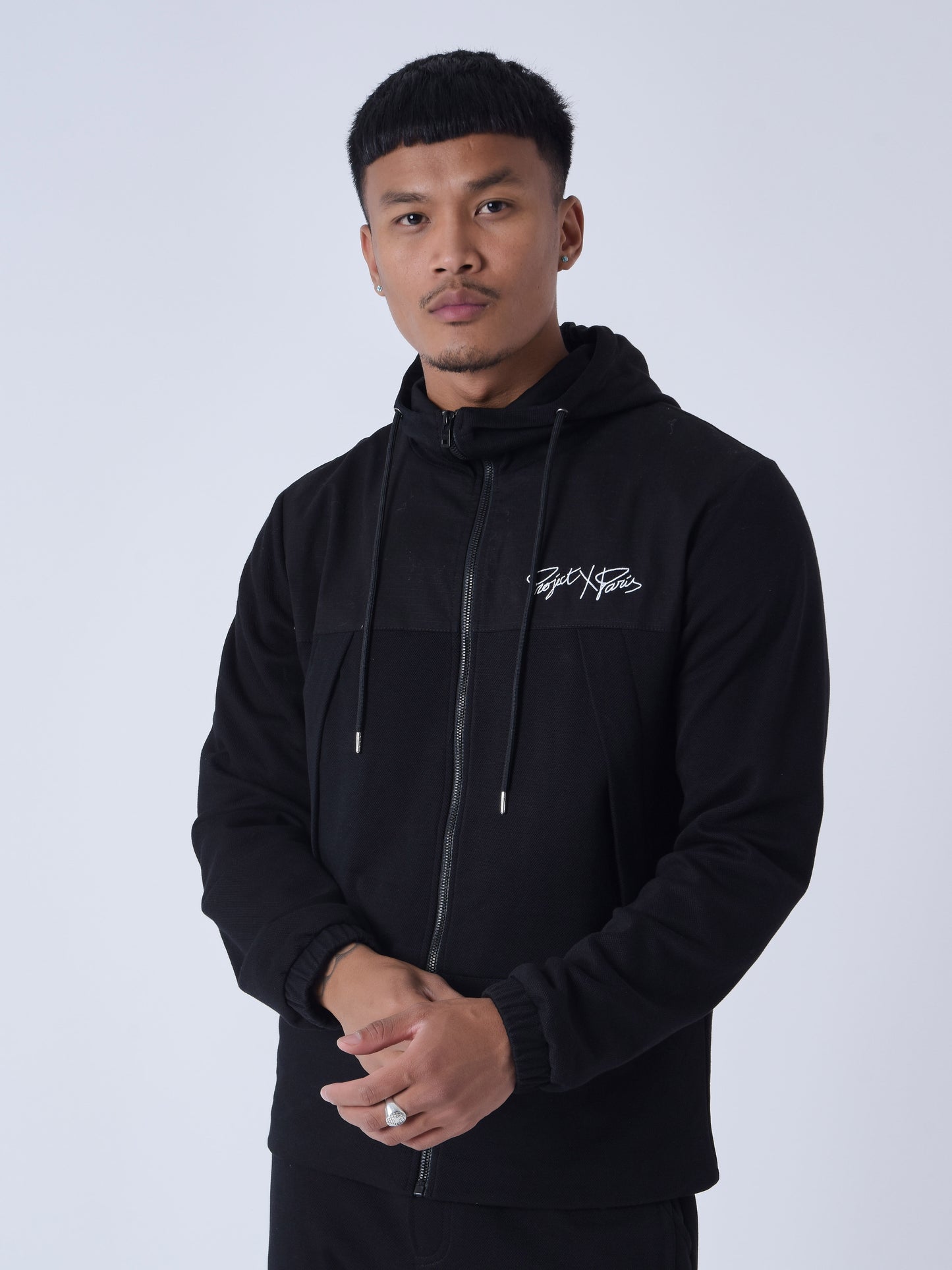 2230173-noir-modelshot