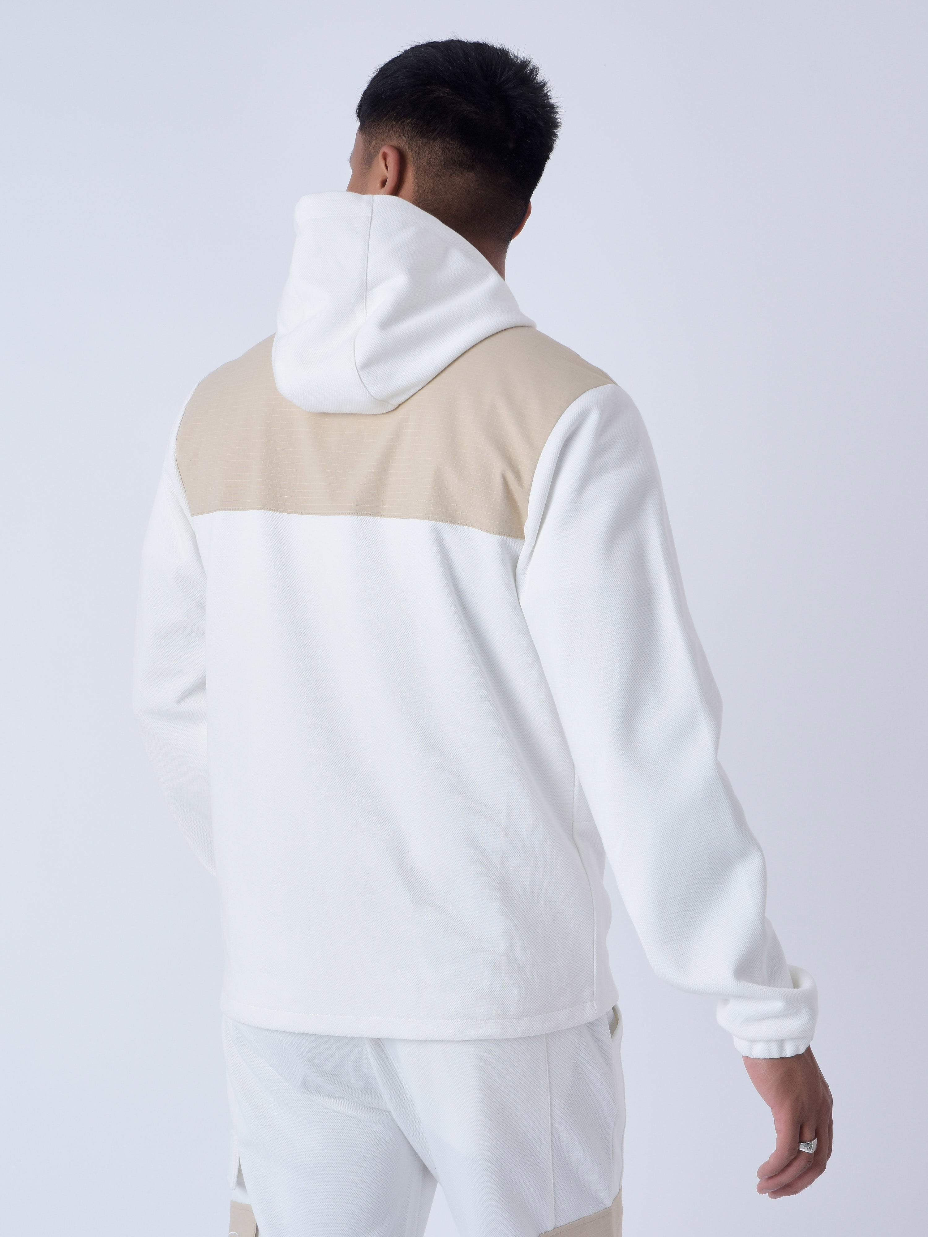 2230173-blanc-modelshot