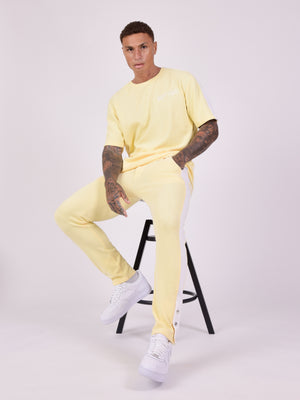 2240137-jaune-modelshot