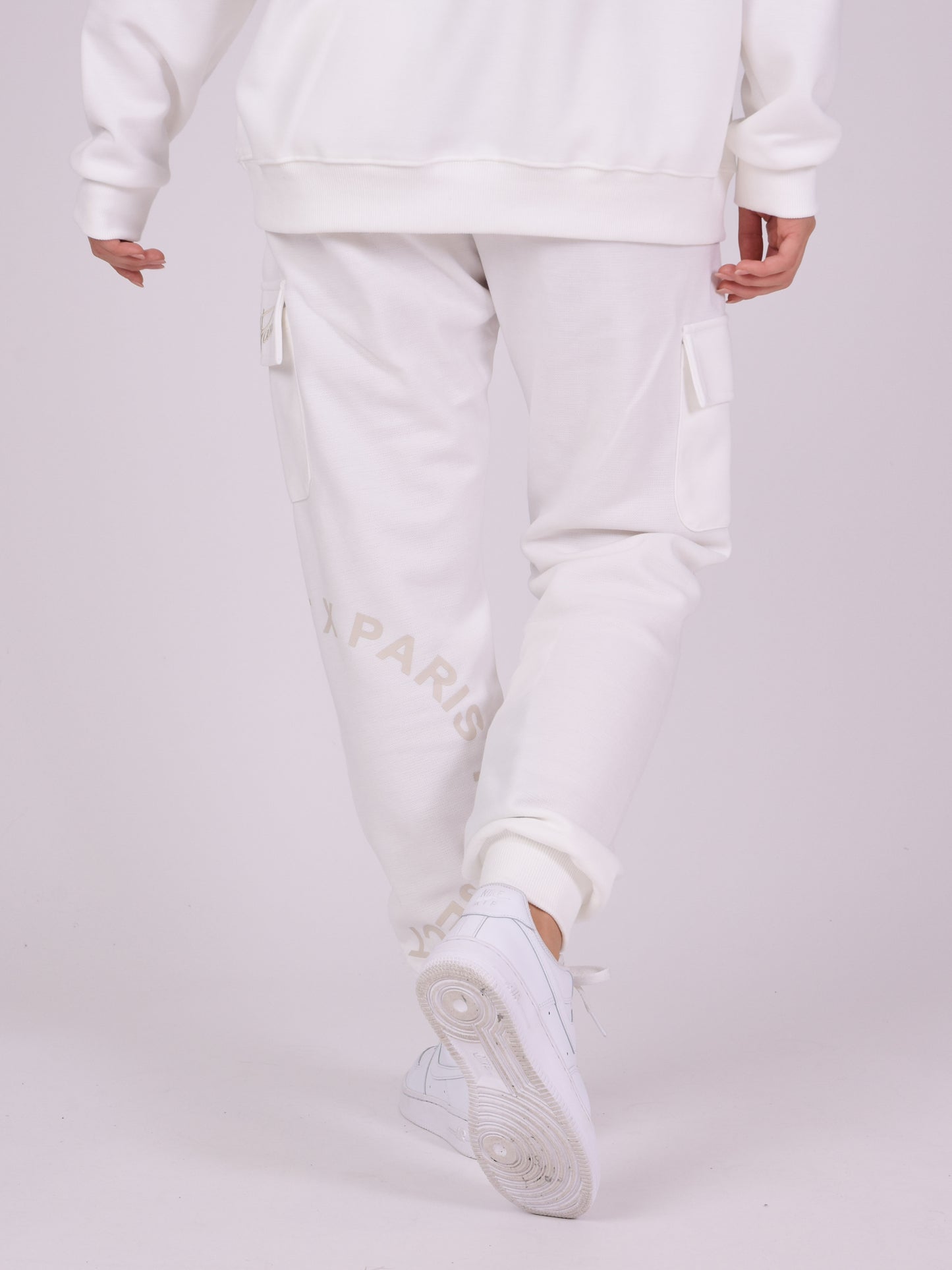 2240147-blanc-modelshot